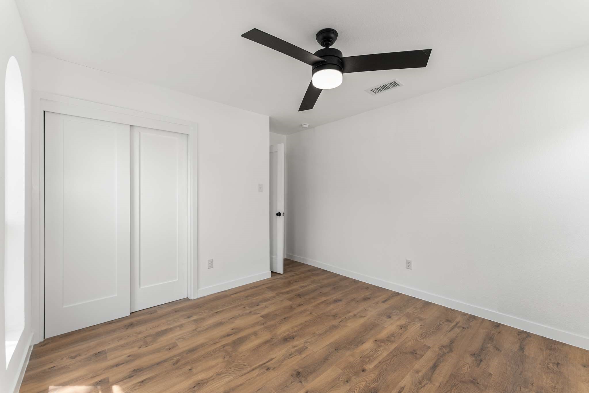 2837 Lago Vista Loop