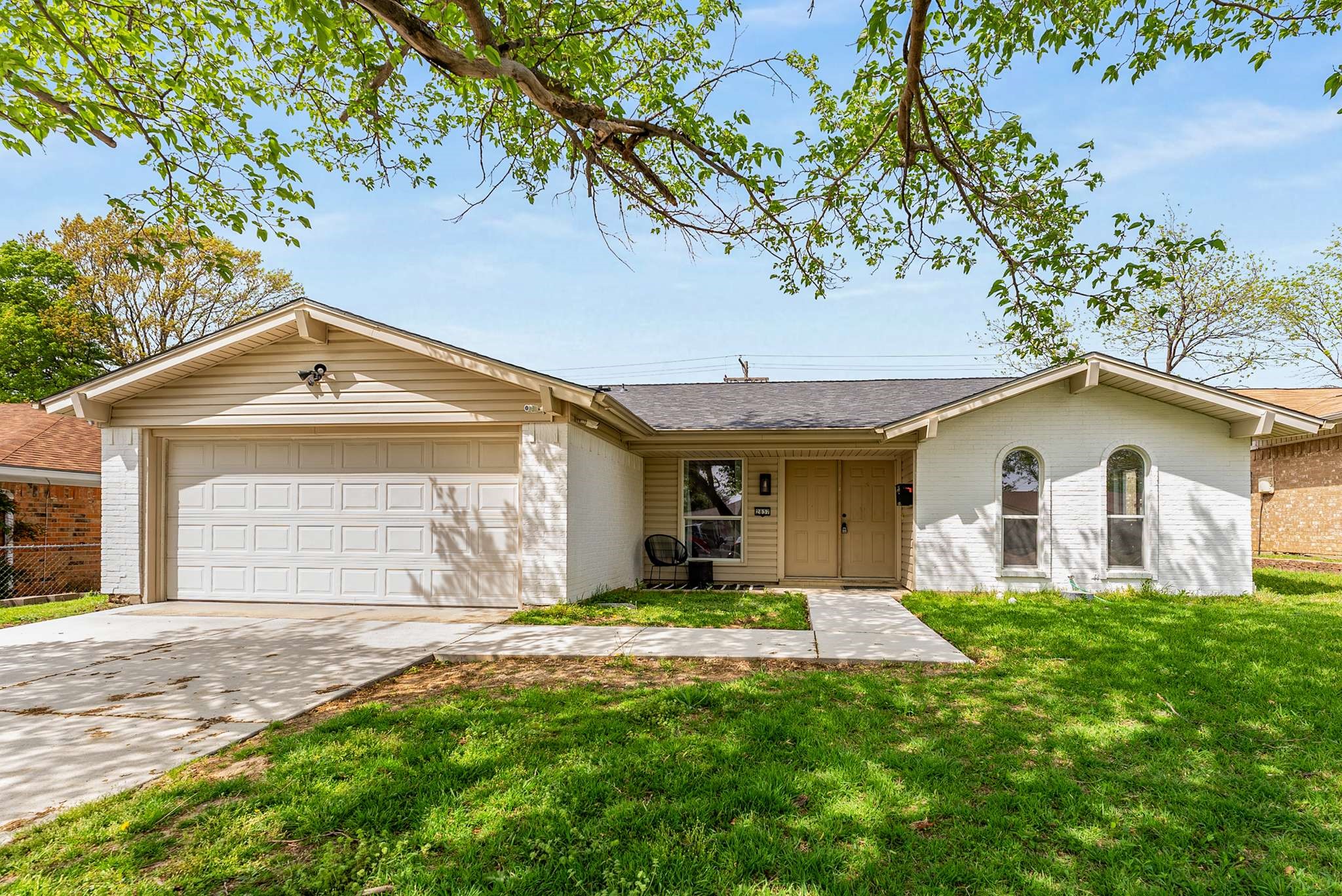 2837 Lago Vista Loop