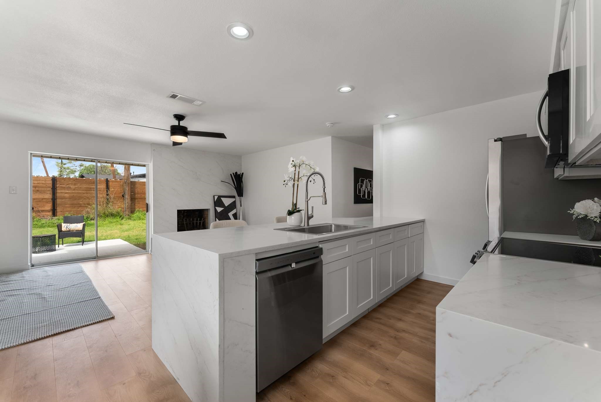 2837 Lago Vista Loop