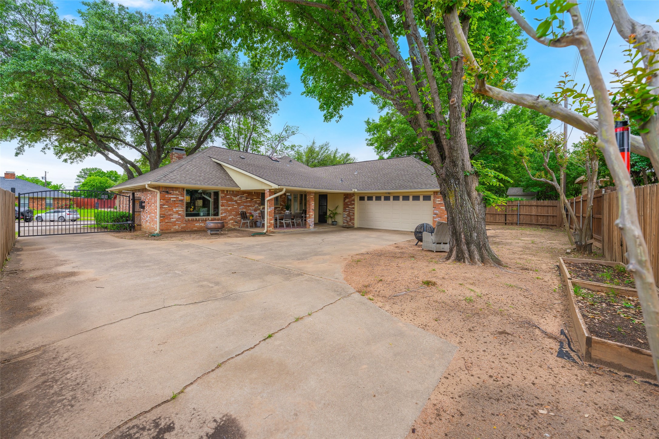 3809 Runge Court E