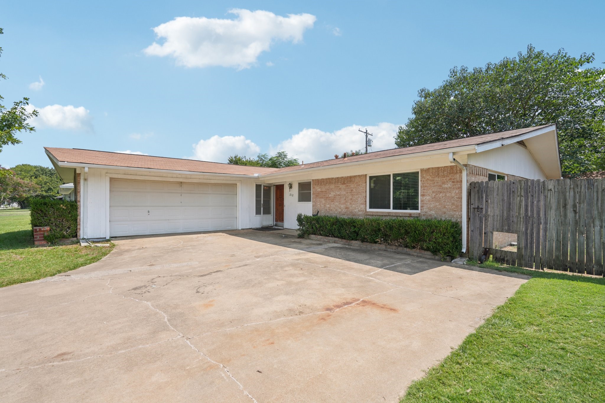 212 Hedgerow Lane