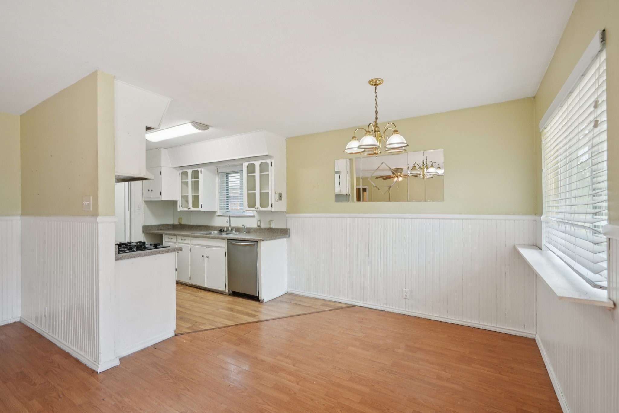 212 Hedgerow Lane