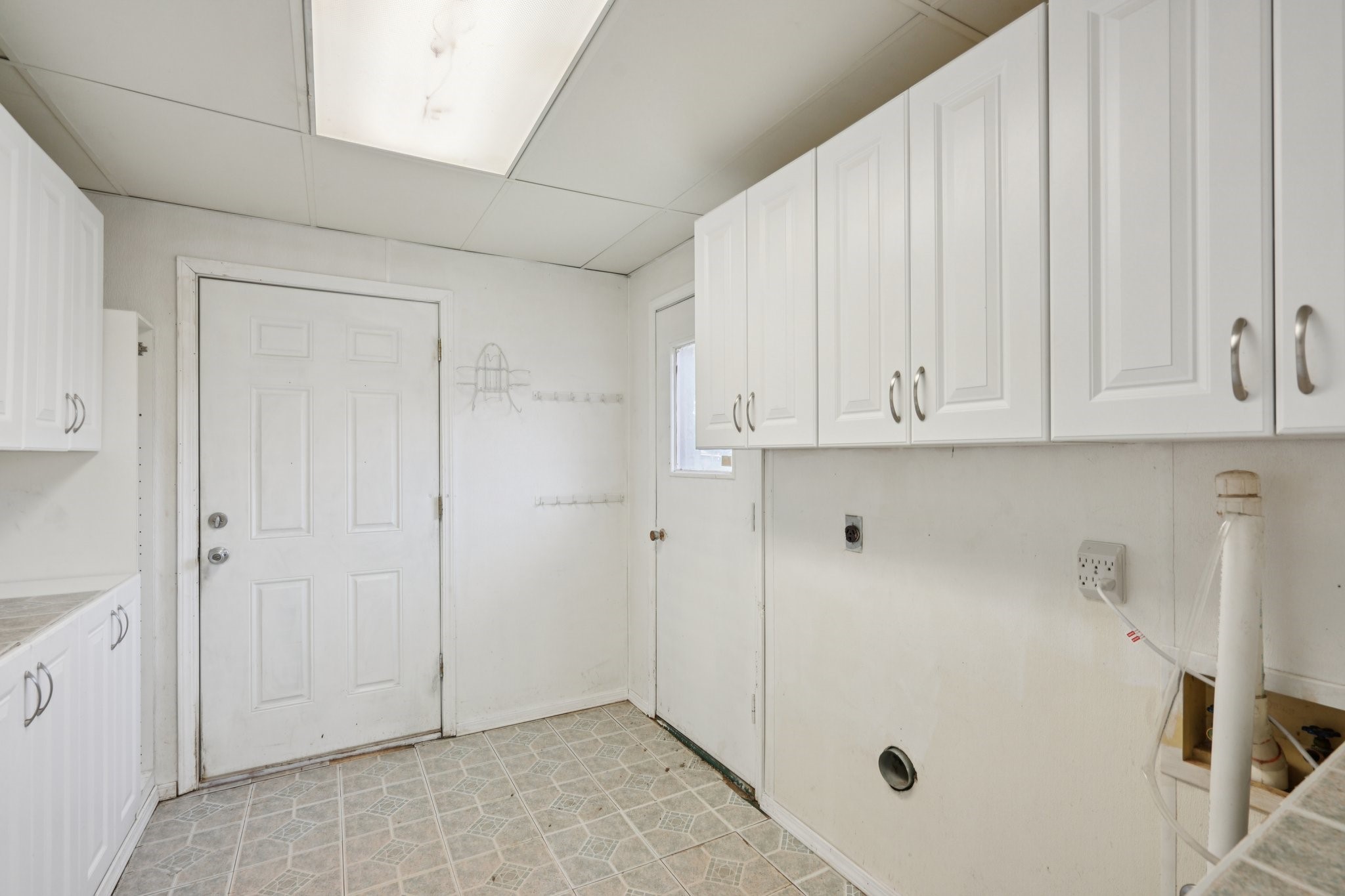 212 Hedgerow Lane