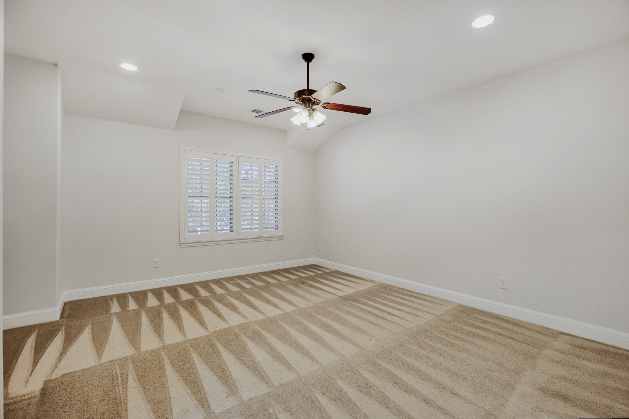 808 Lake Vista Place