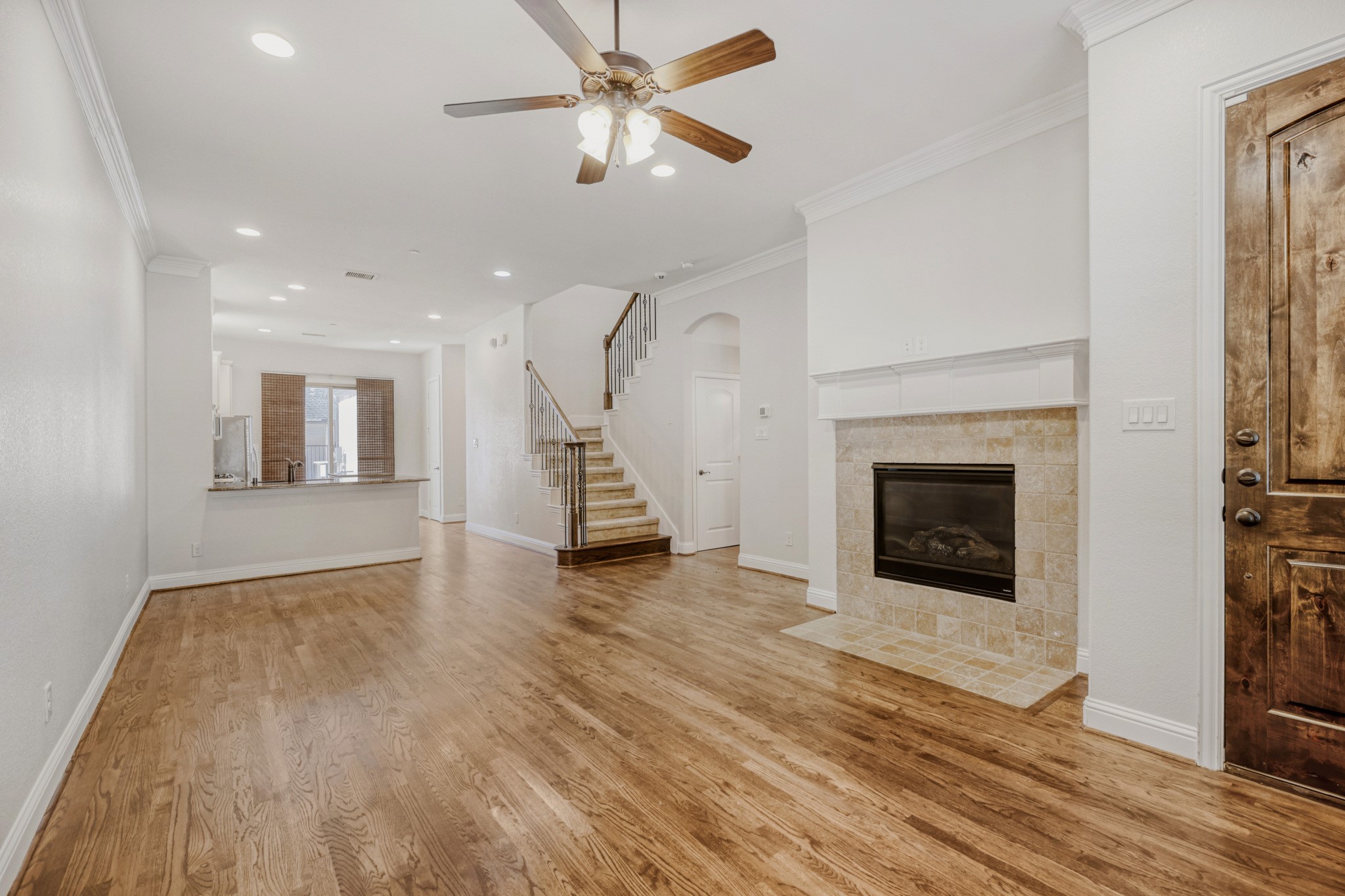808 Lake Vista Place