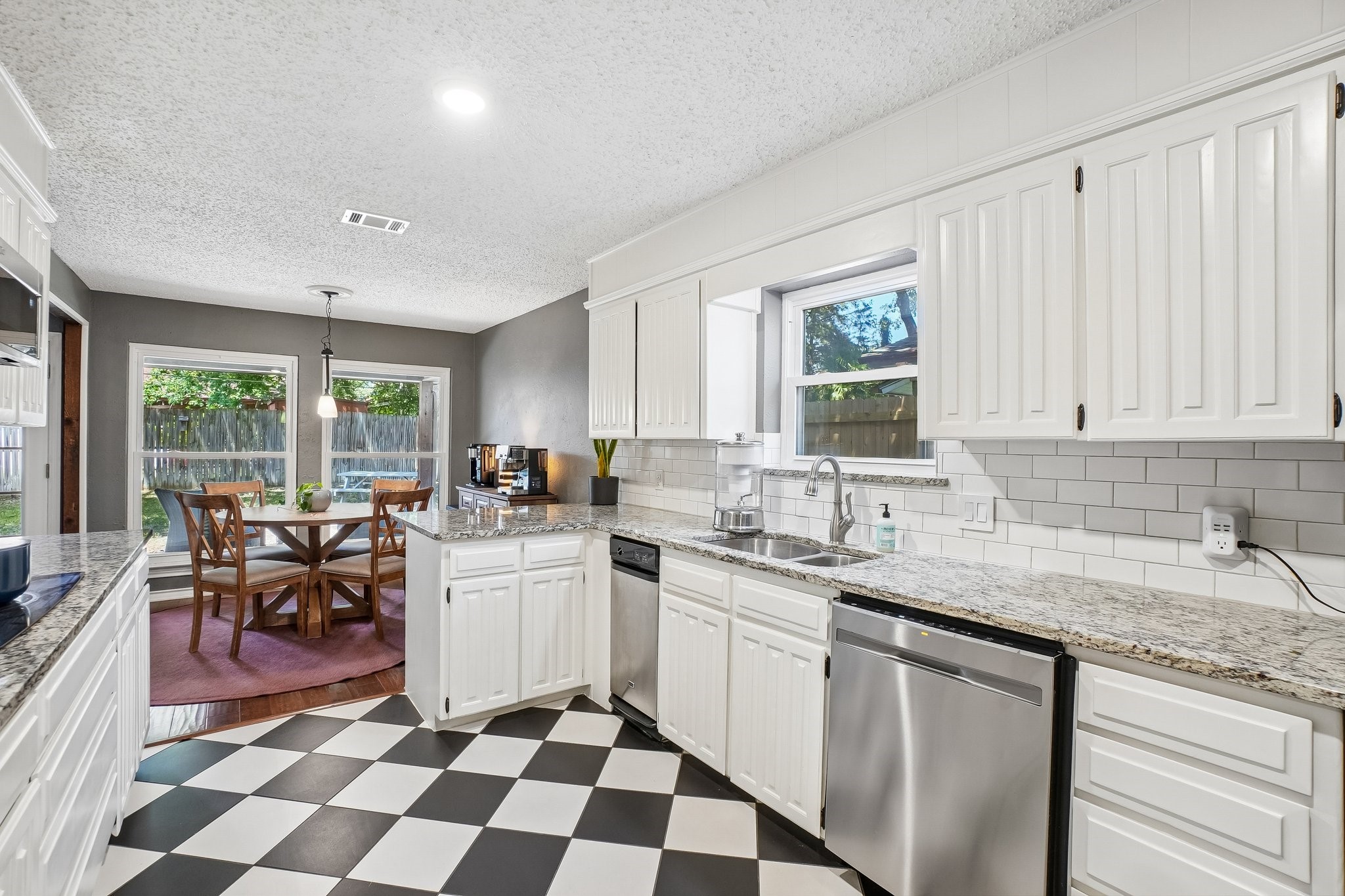 8612 Edgebrook Terrace