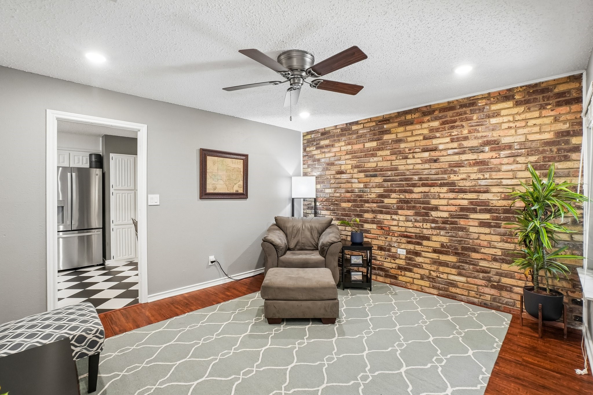 8612 Edgebrook Terrace