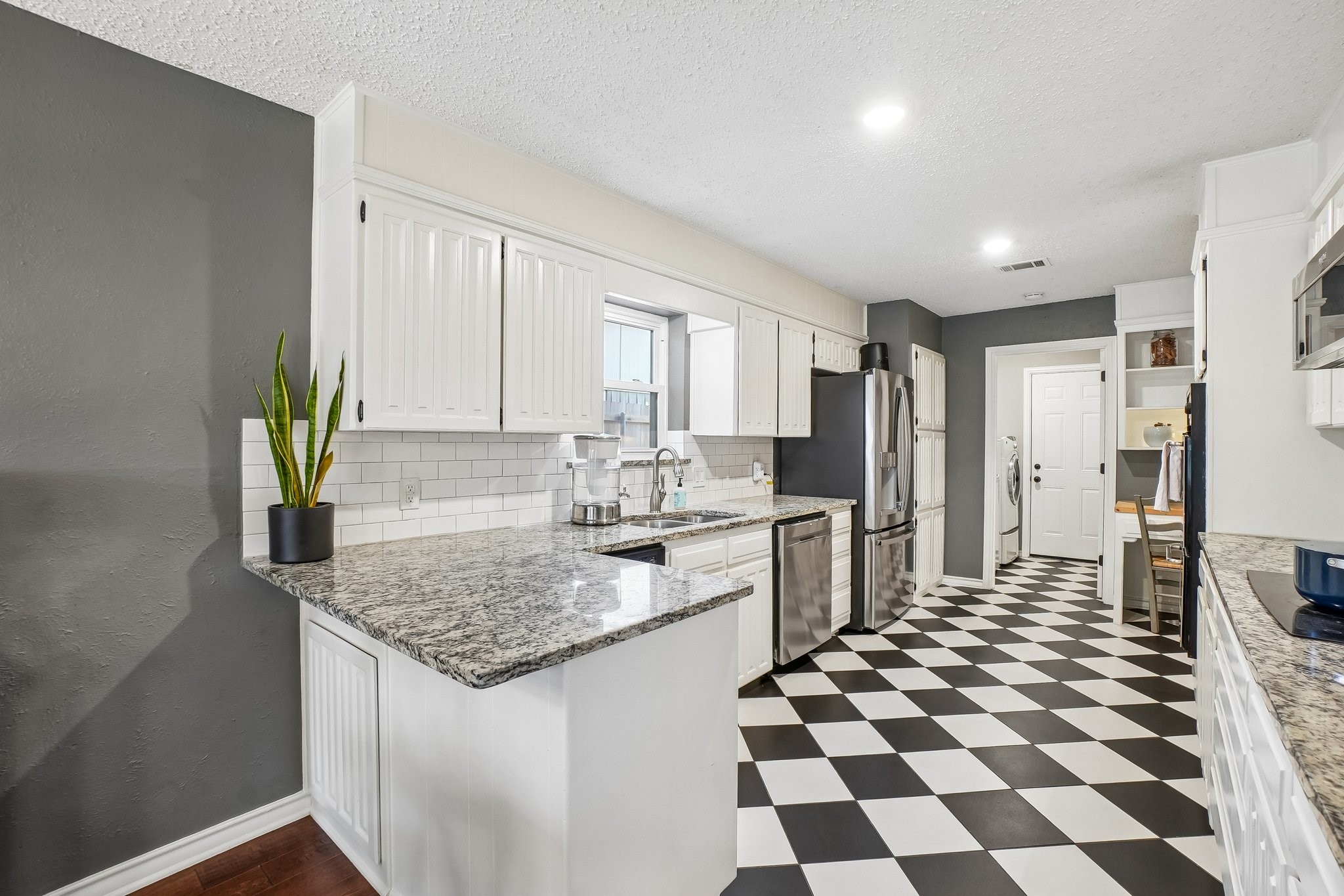8612 Edgebrook Terrace