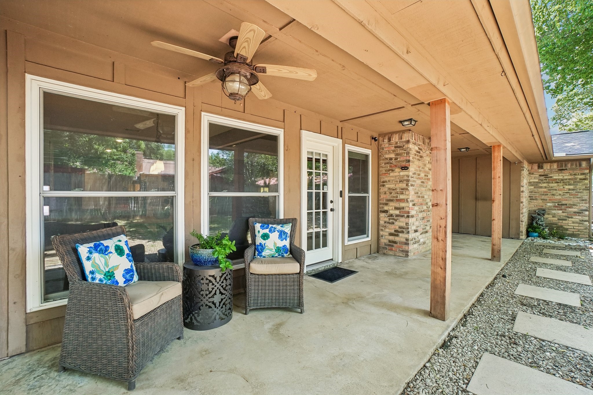 8612 Edgebrook Terrace
