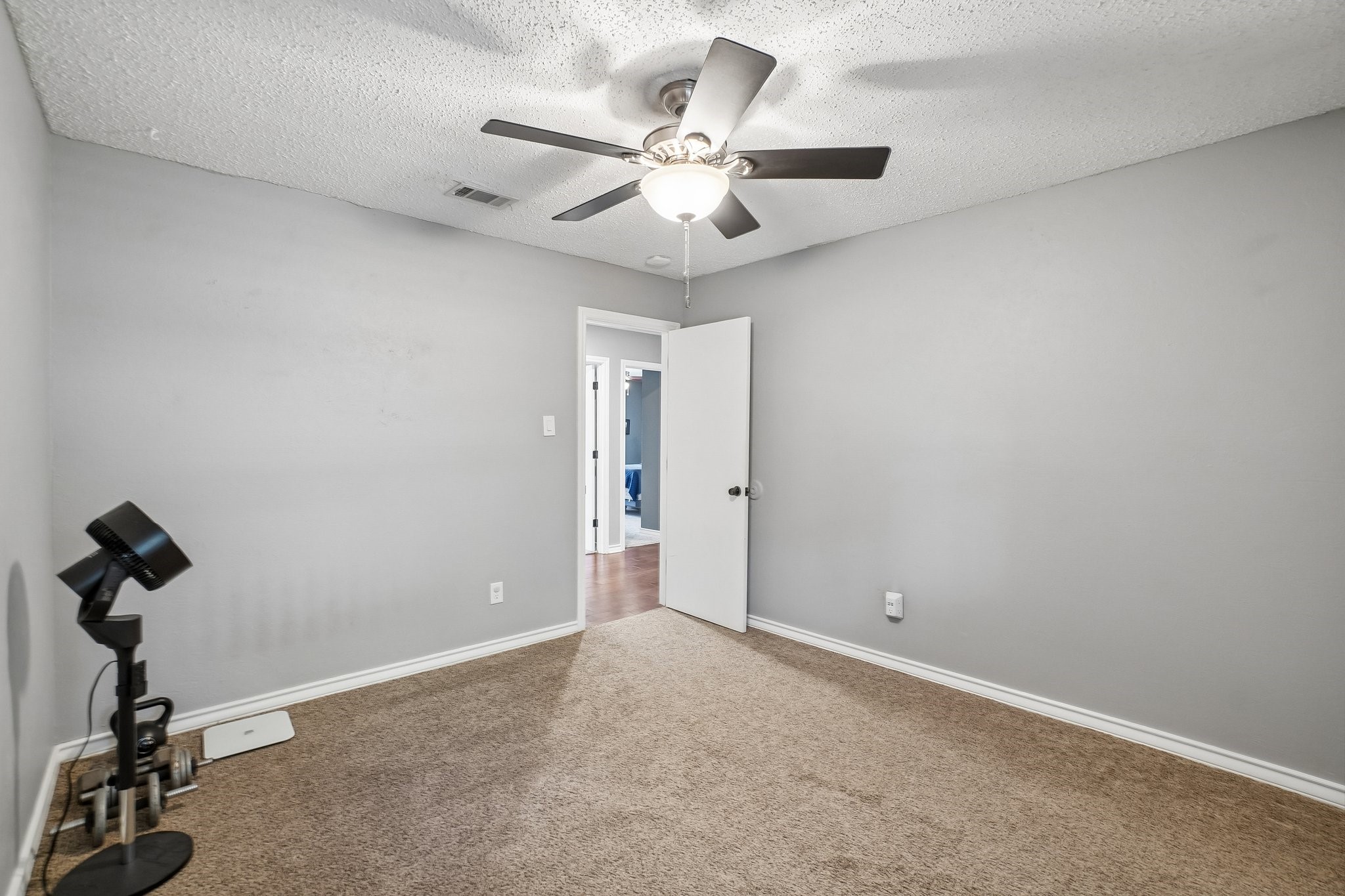 8612 Edgebrook Terrace
