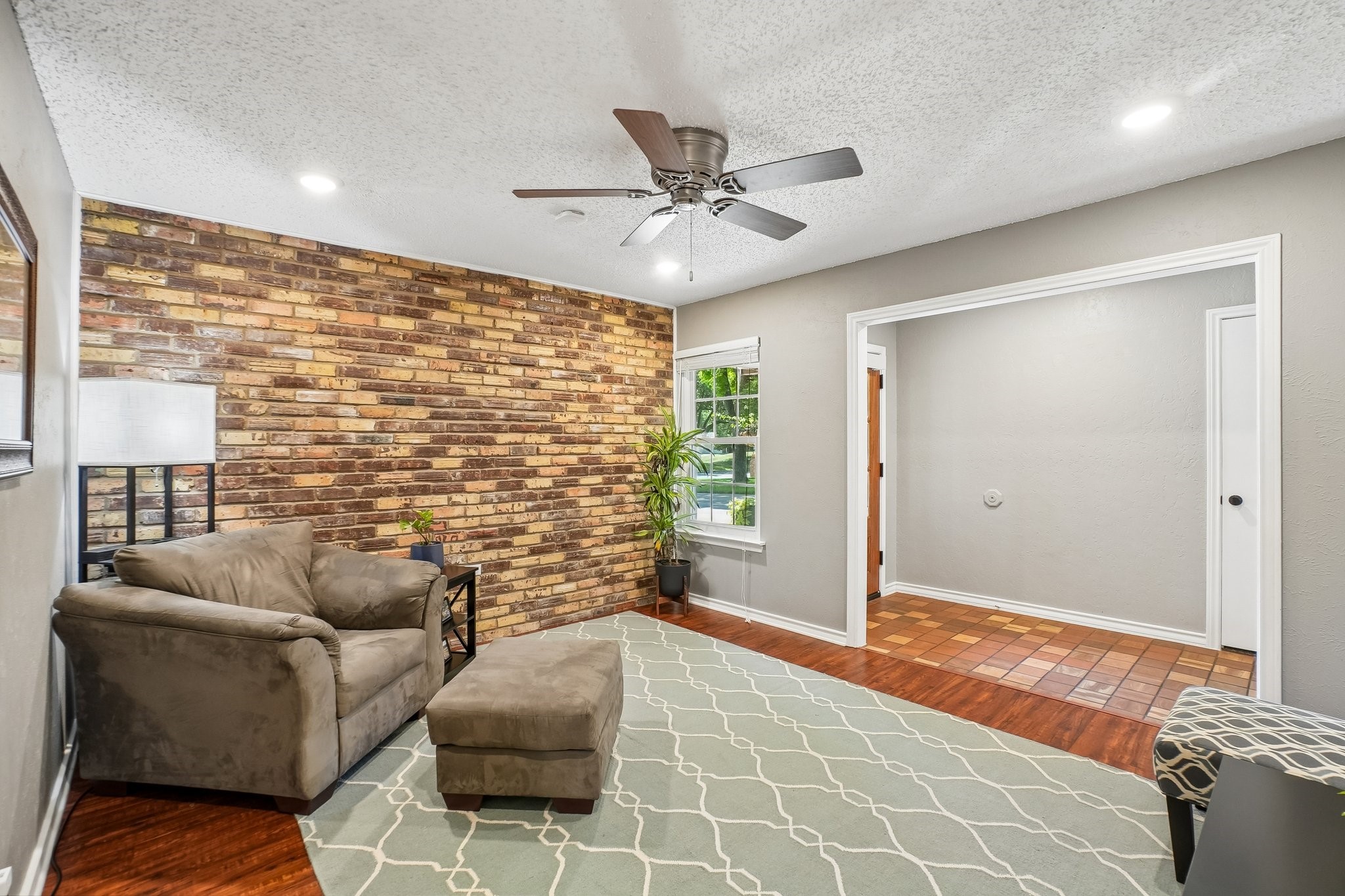 8612 Edgebrook Terrace