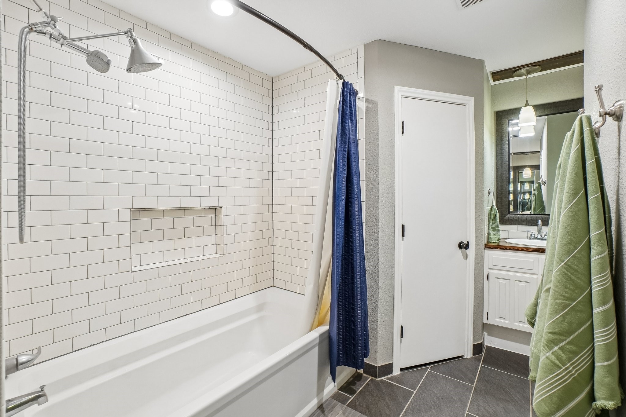 8612 Edgebrook Terrace