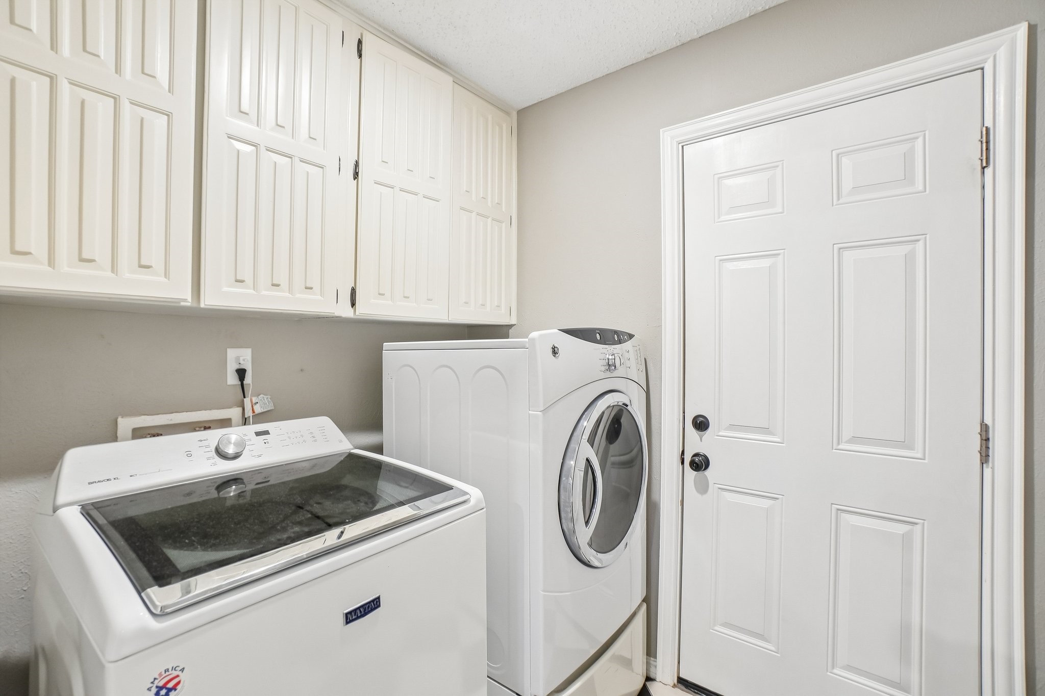 8612 Edgebrook Terrace