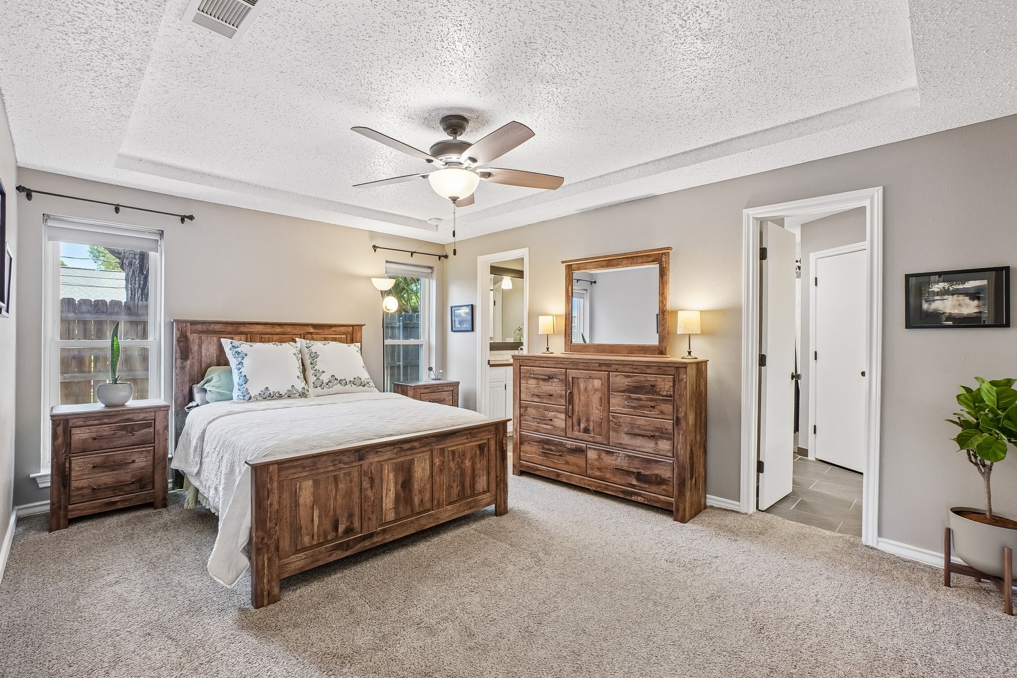 8612 Edgebrook Terrace