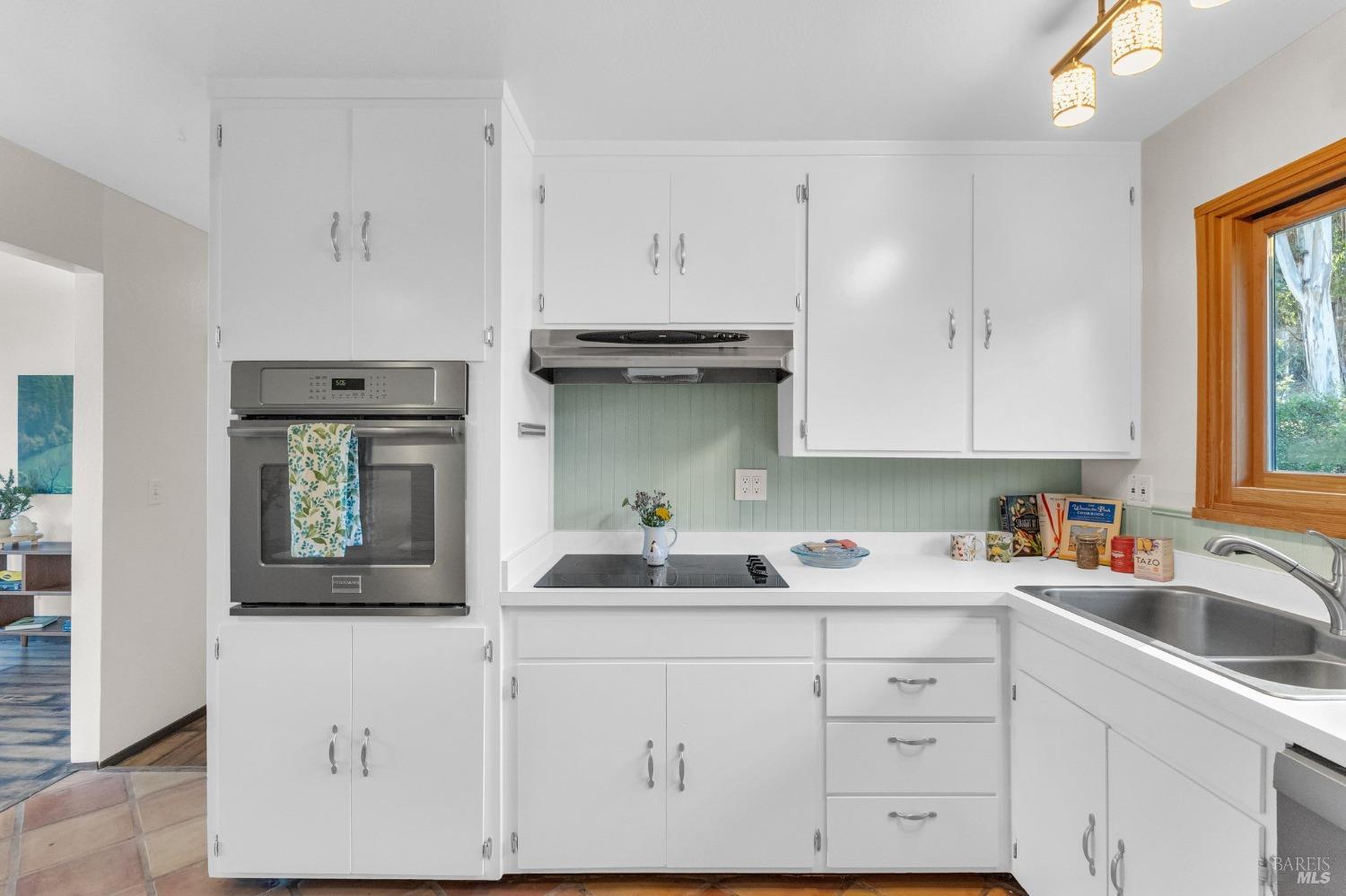 909-911 W Sierra Ave