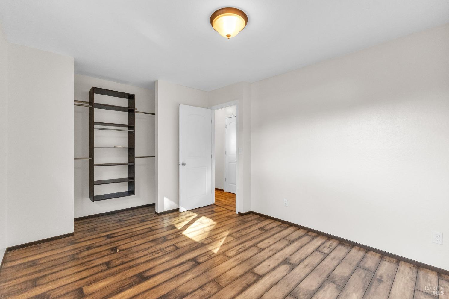 909-911 W Sierra Ave