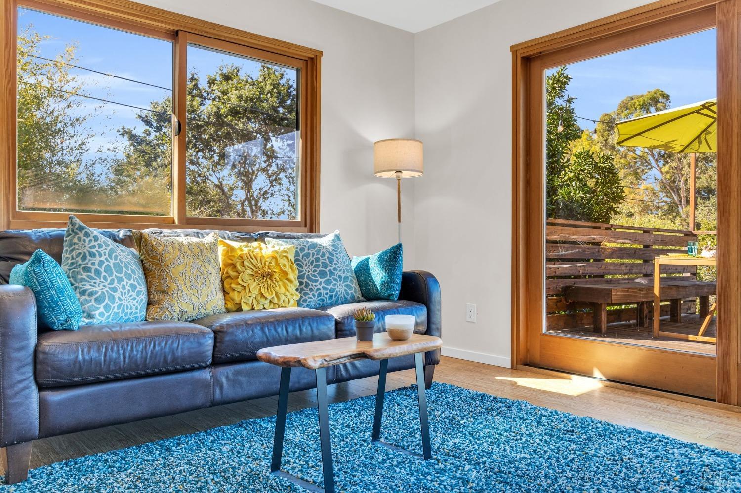 909-911 W Sierra Ave