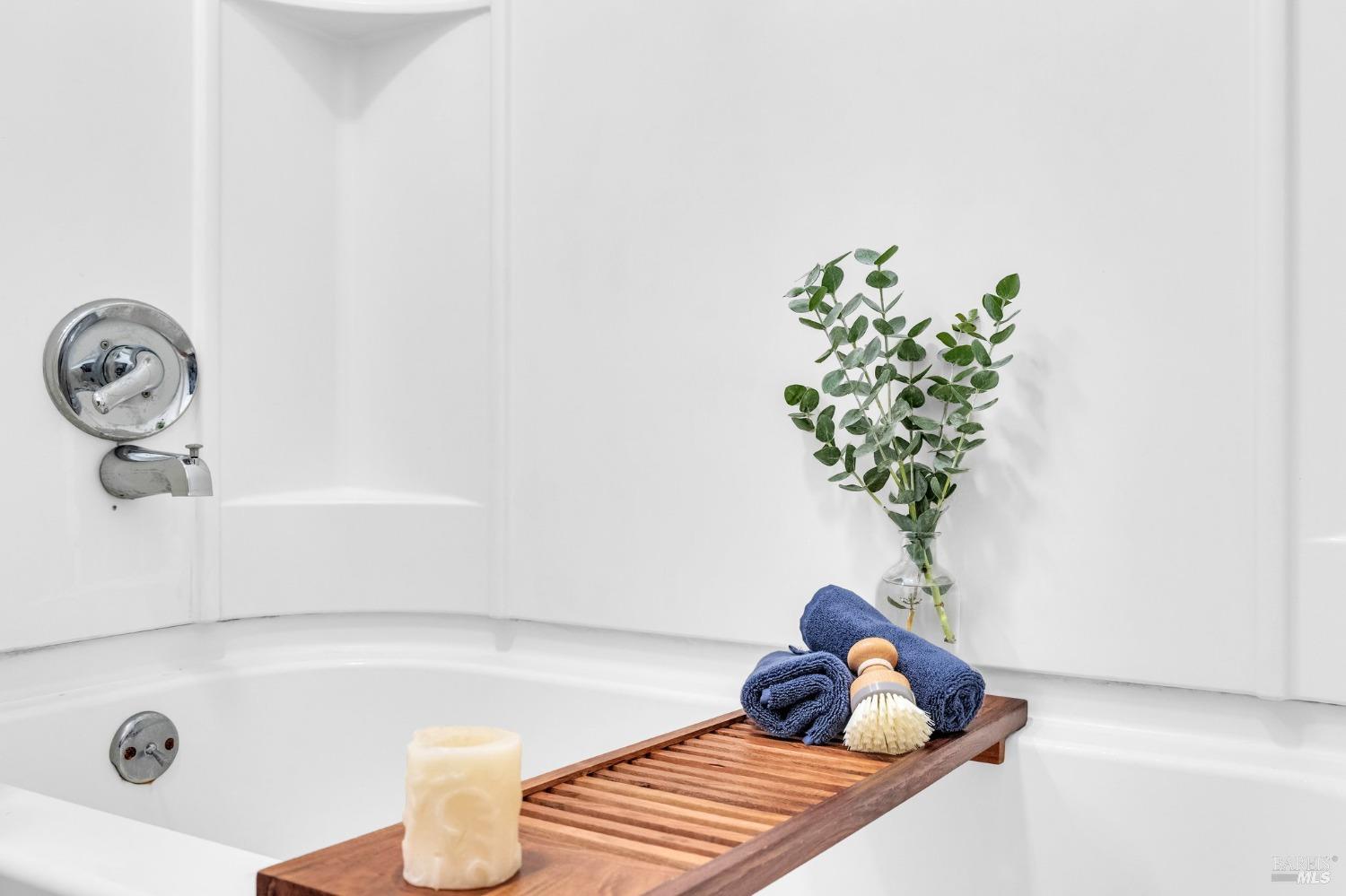 909-911 W Sierra Ave