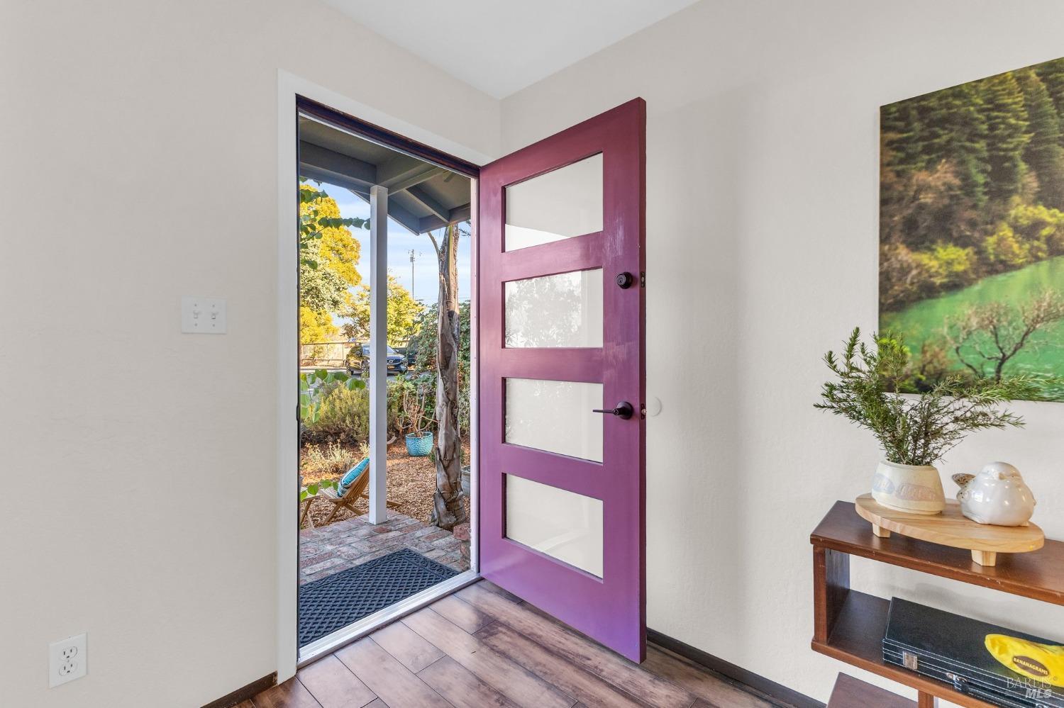 909-911 W Sierra Ave