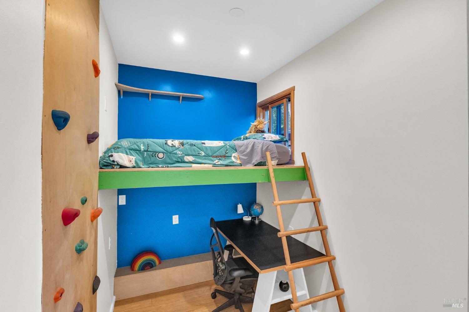 909-911 W Sierra Ave