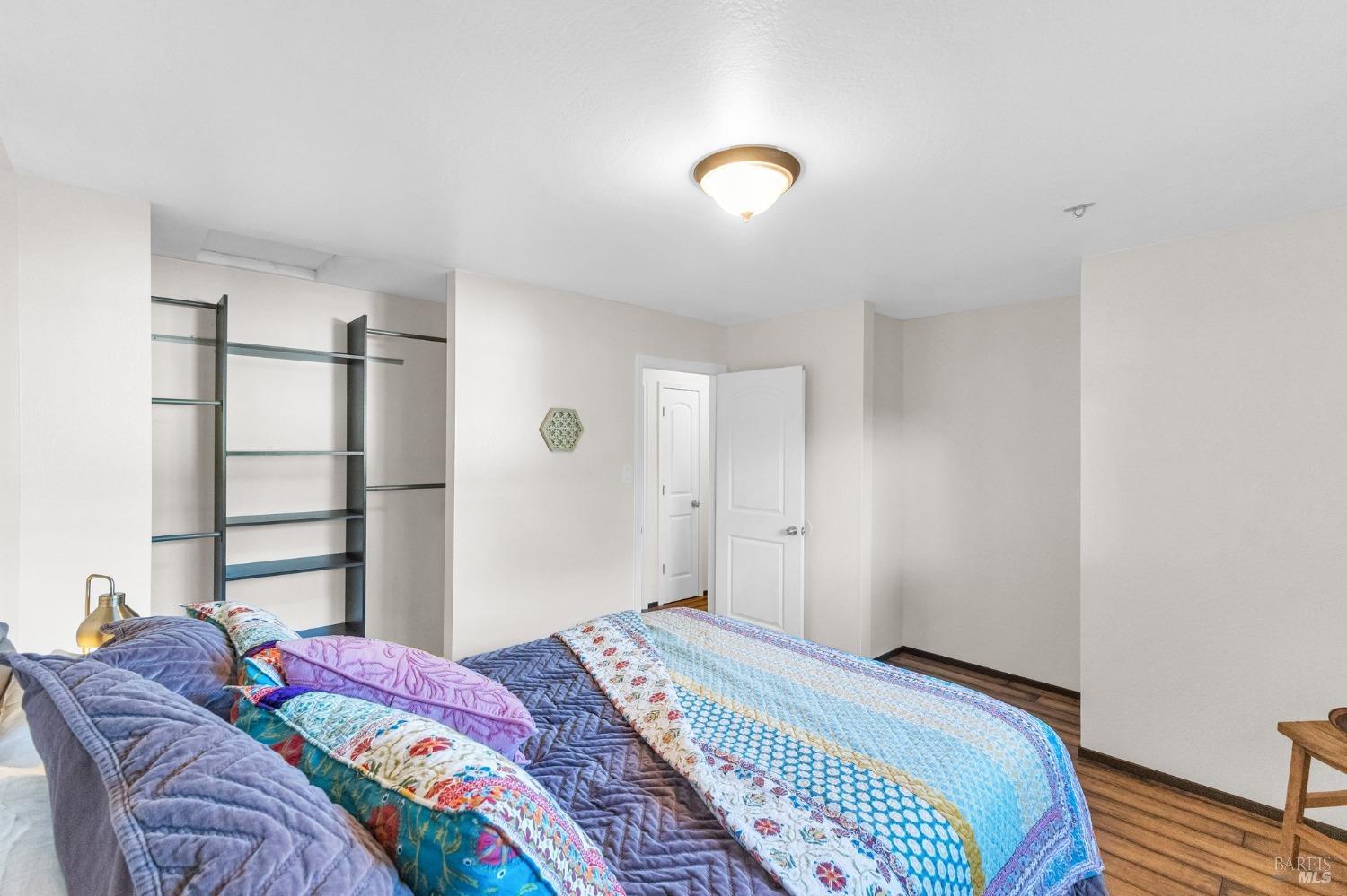 909-911 W Sierra Ave