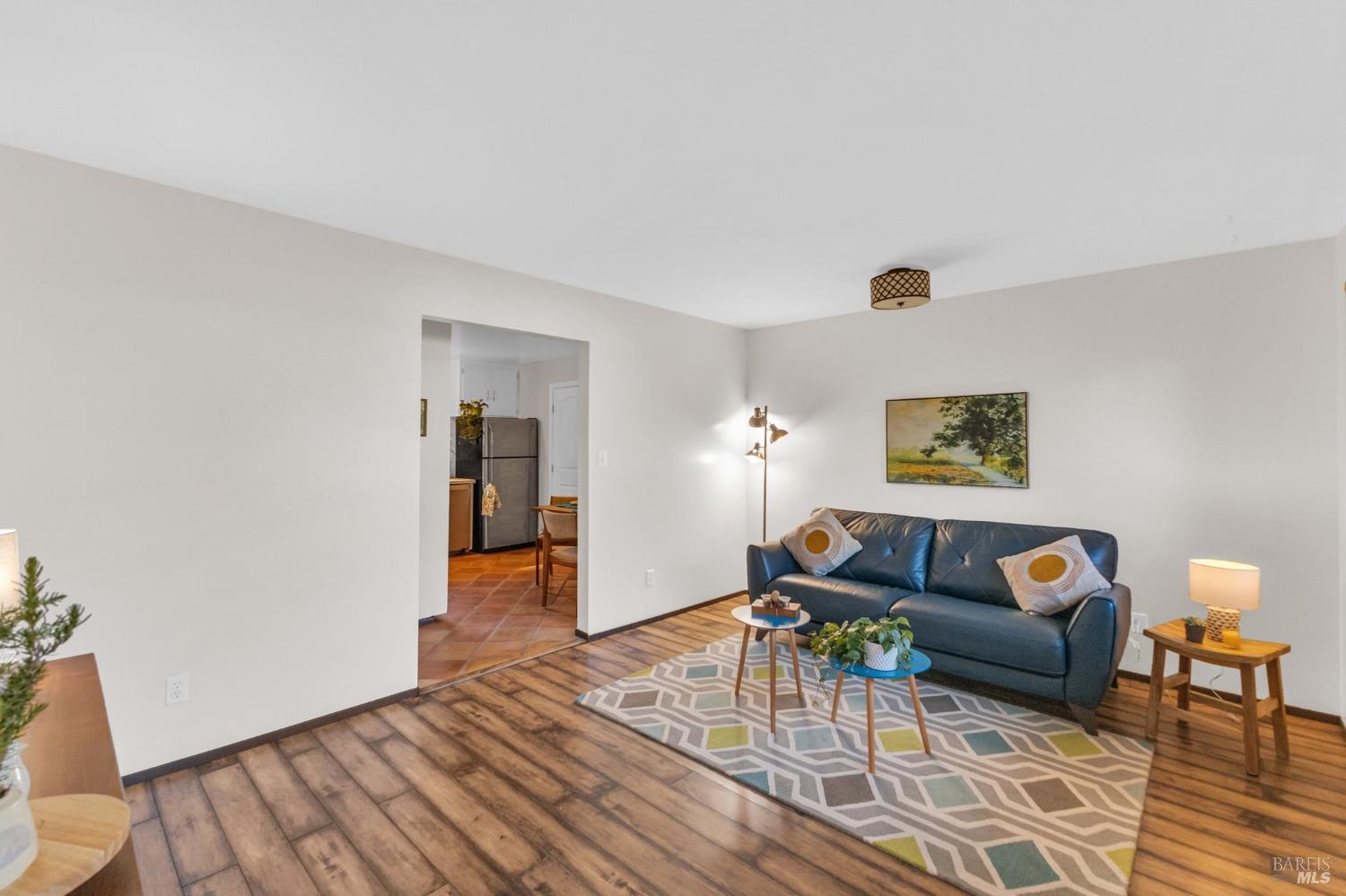 909-911 W Sierra Ave