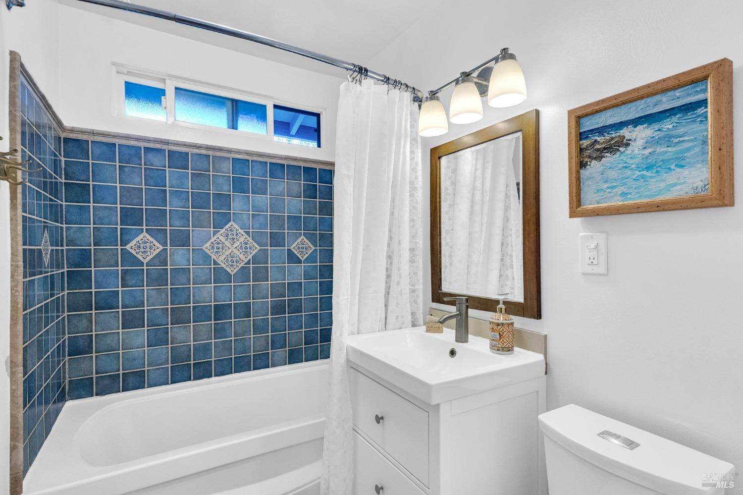 909-911 W Sierra Ave