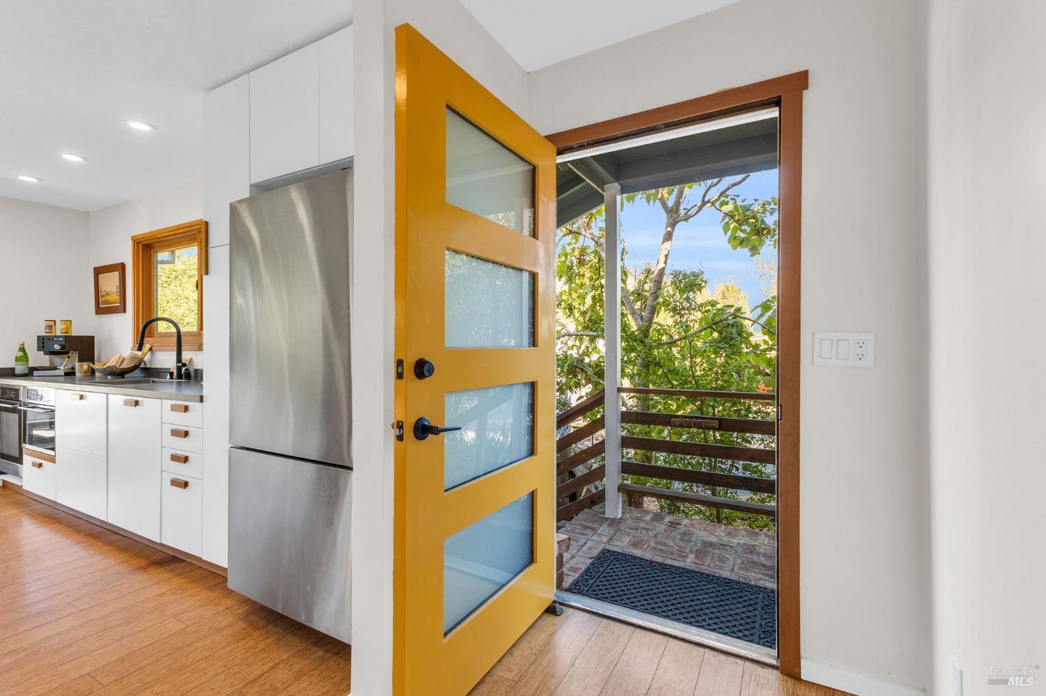 909-911 W Sierra Ave