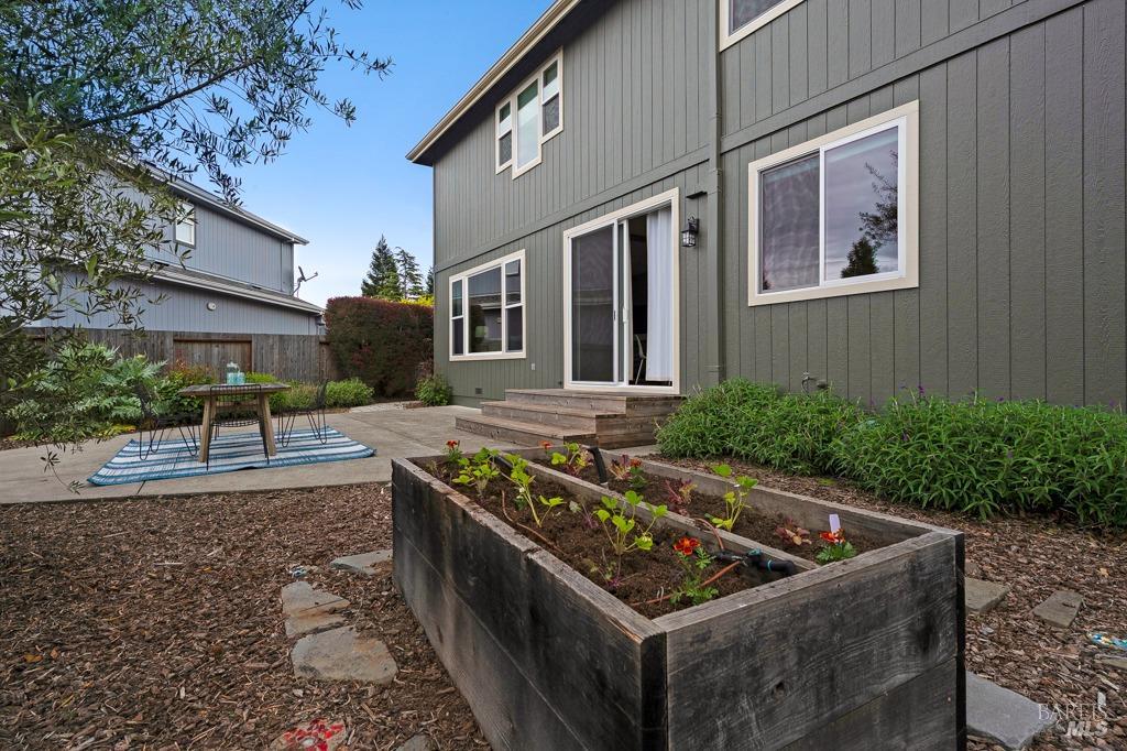 7580 Meadowlark Dr