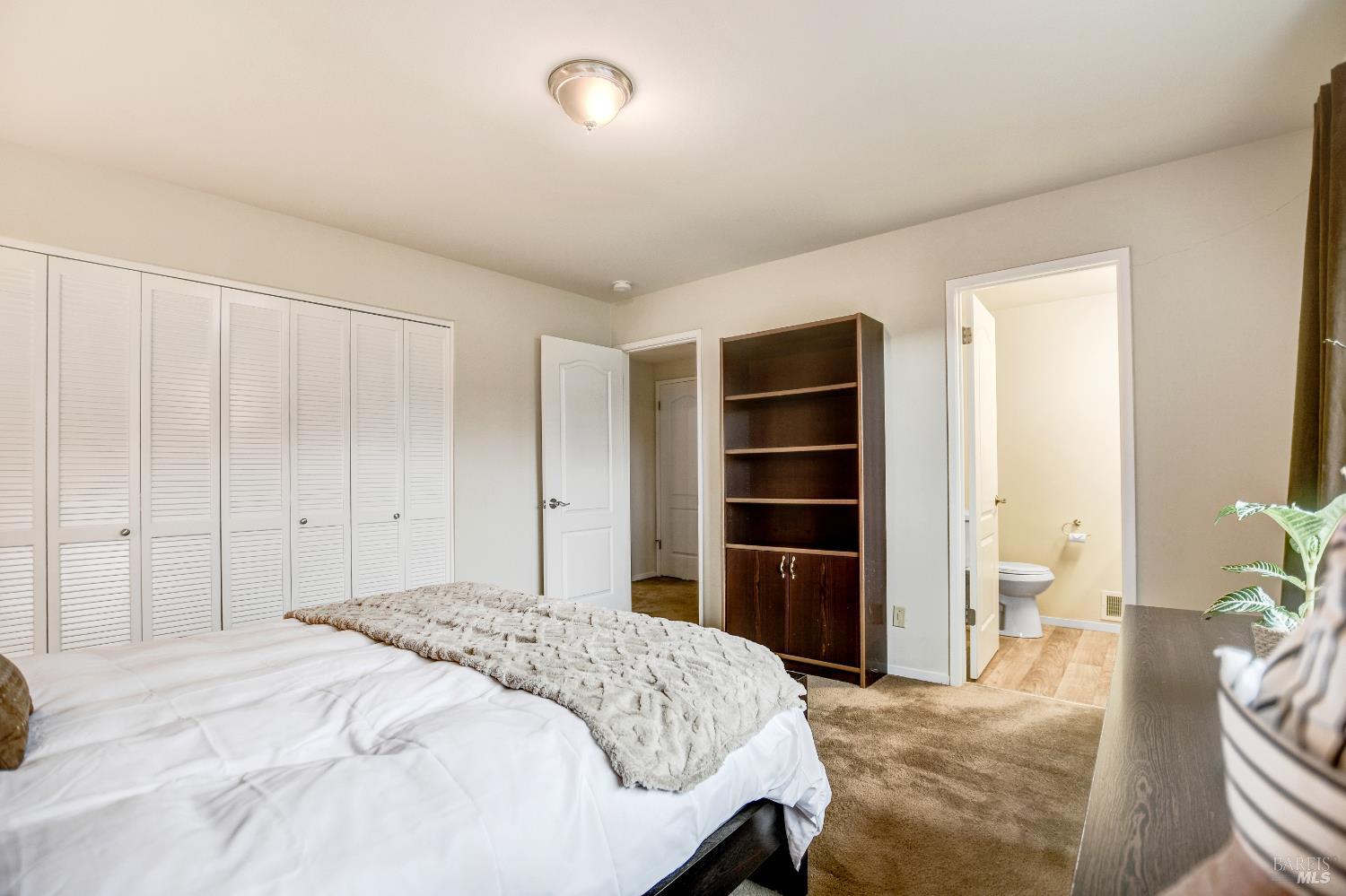 284 Valley Oaks Drive