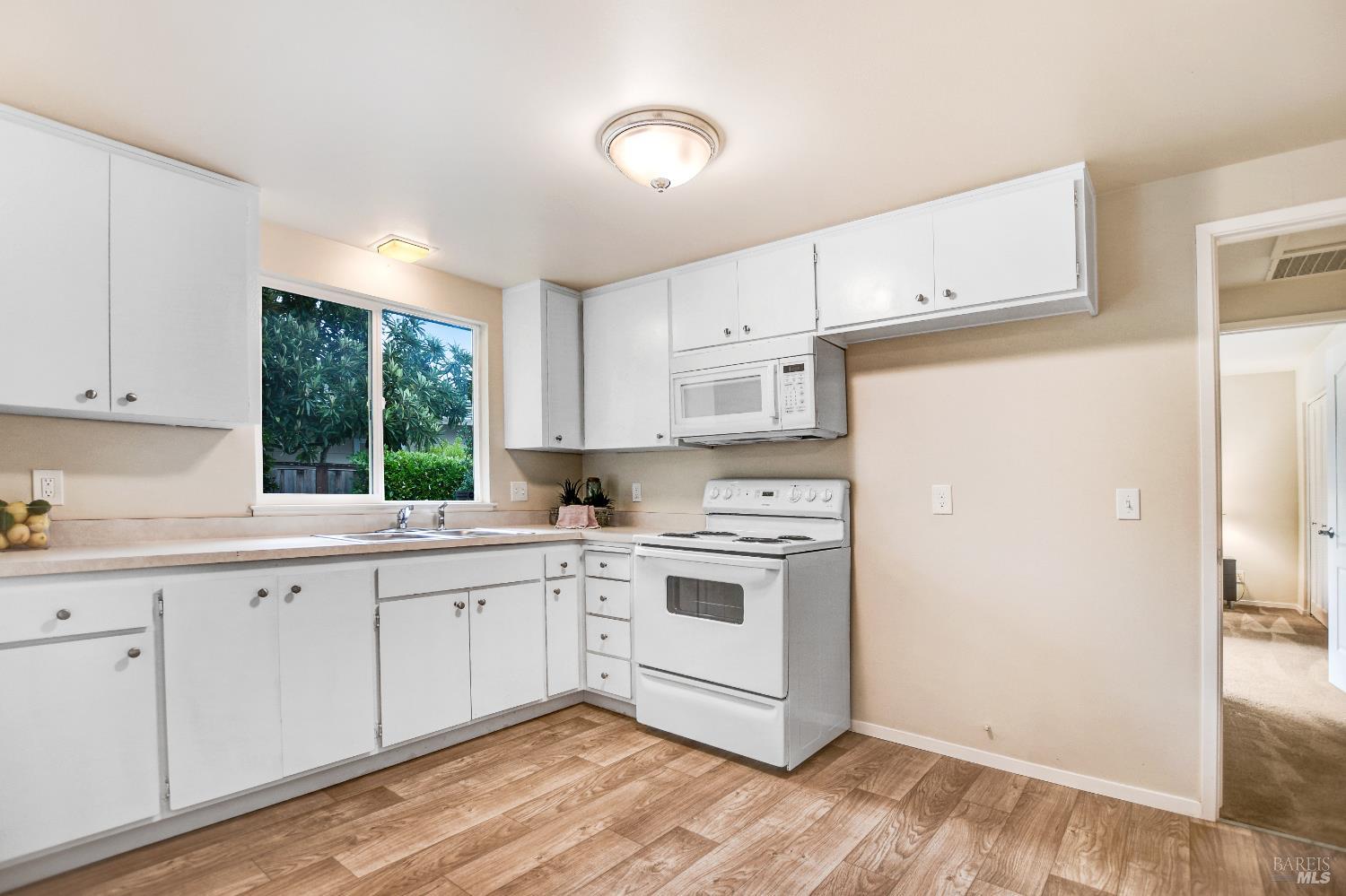 284 Valley Oaks Drive