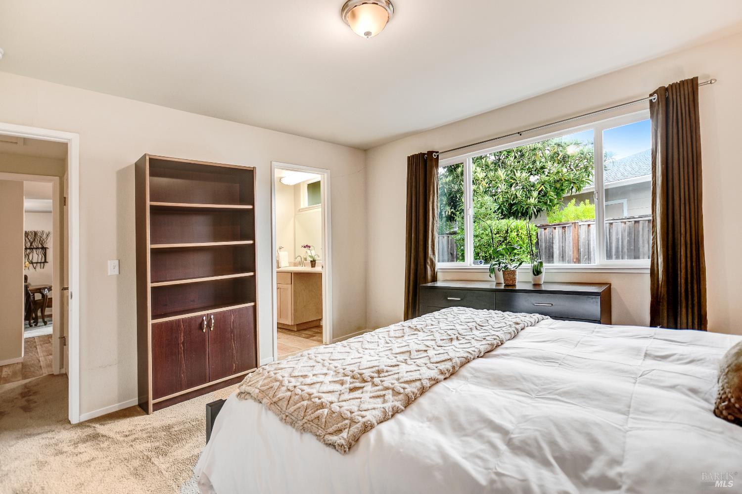 284 Valley Oaks Drive