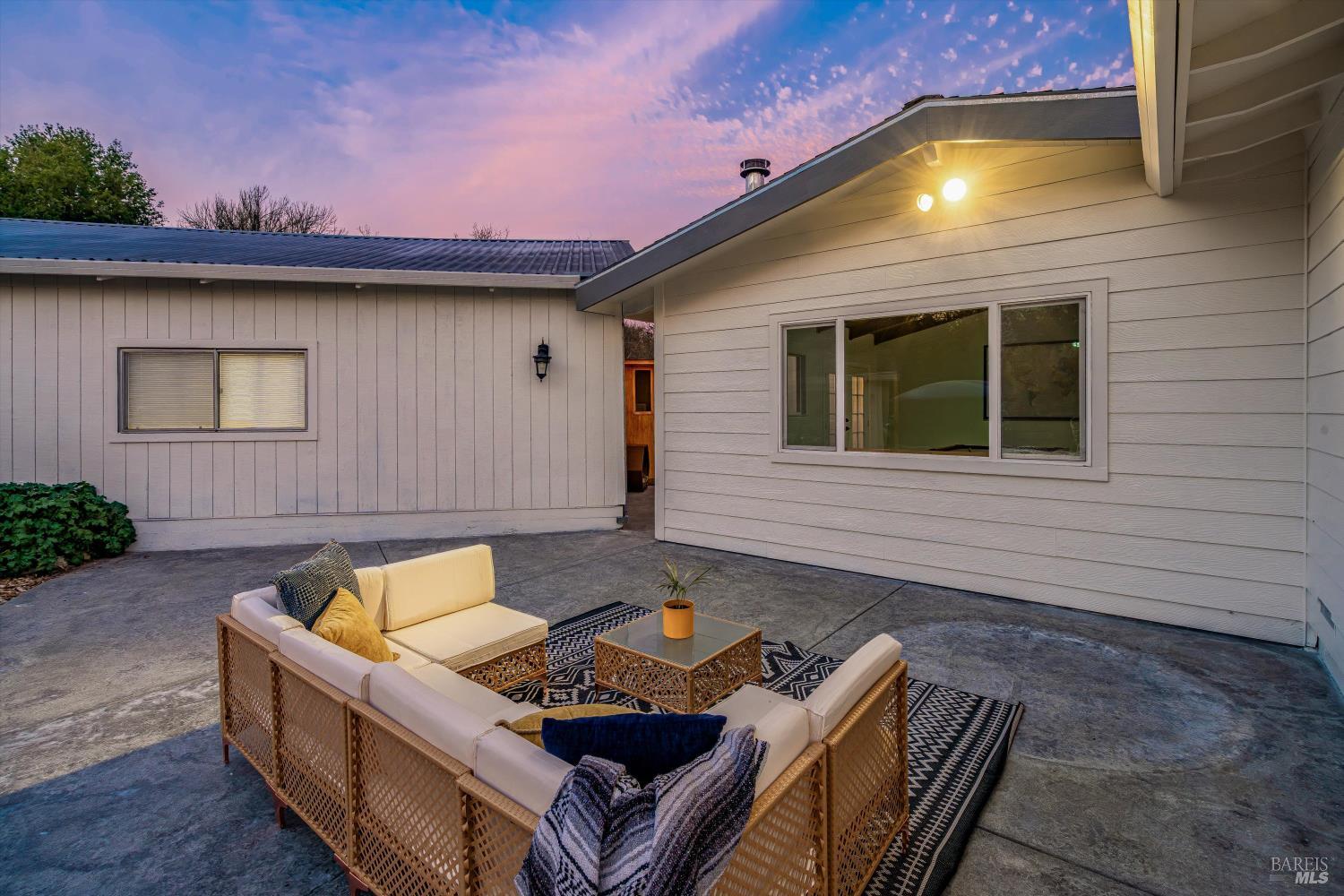 13180 Bodega Highway