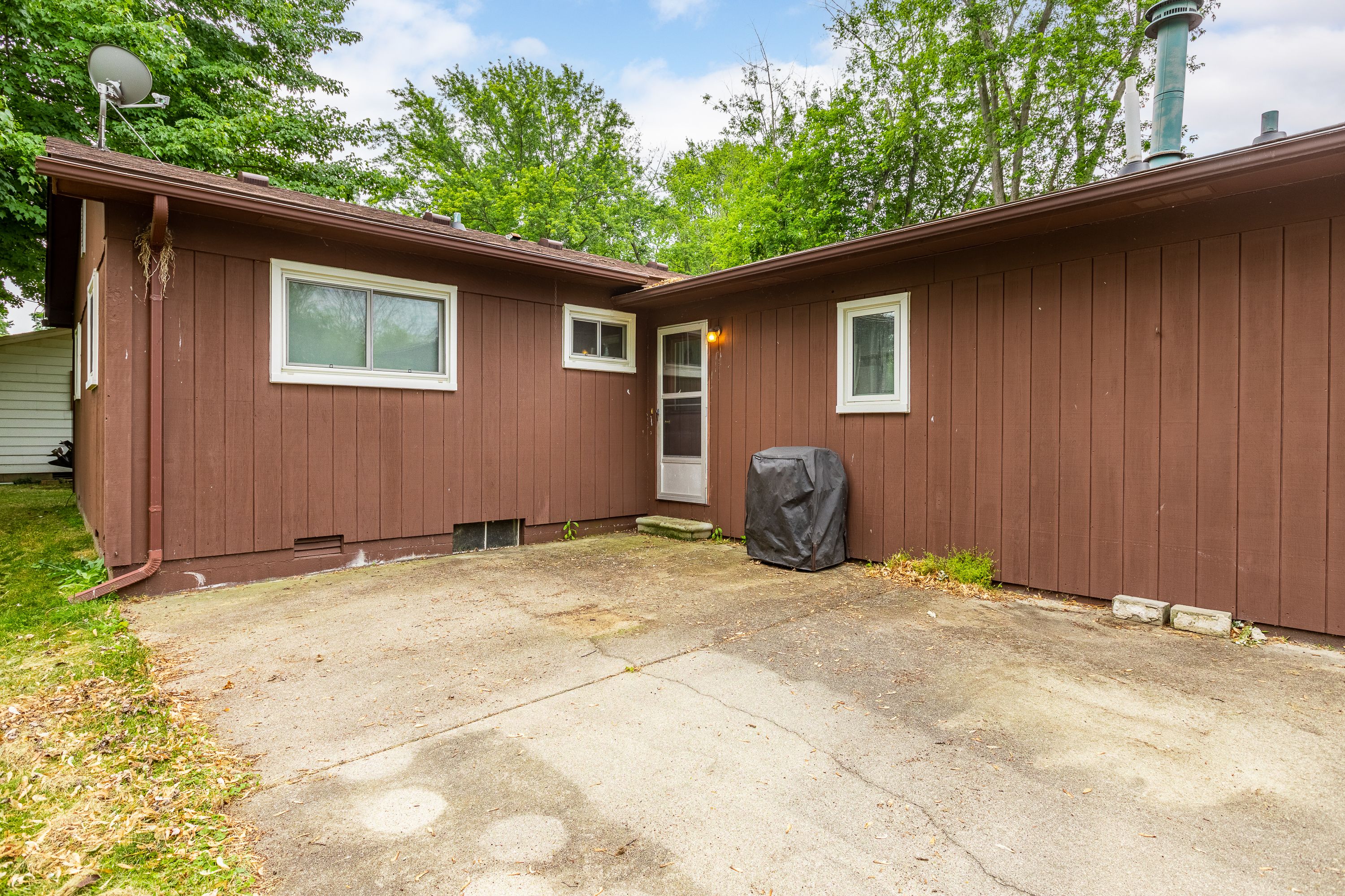370 Colonial Lane