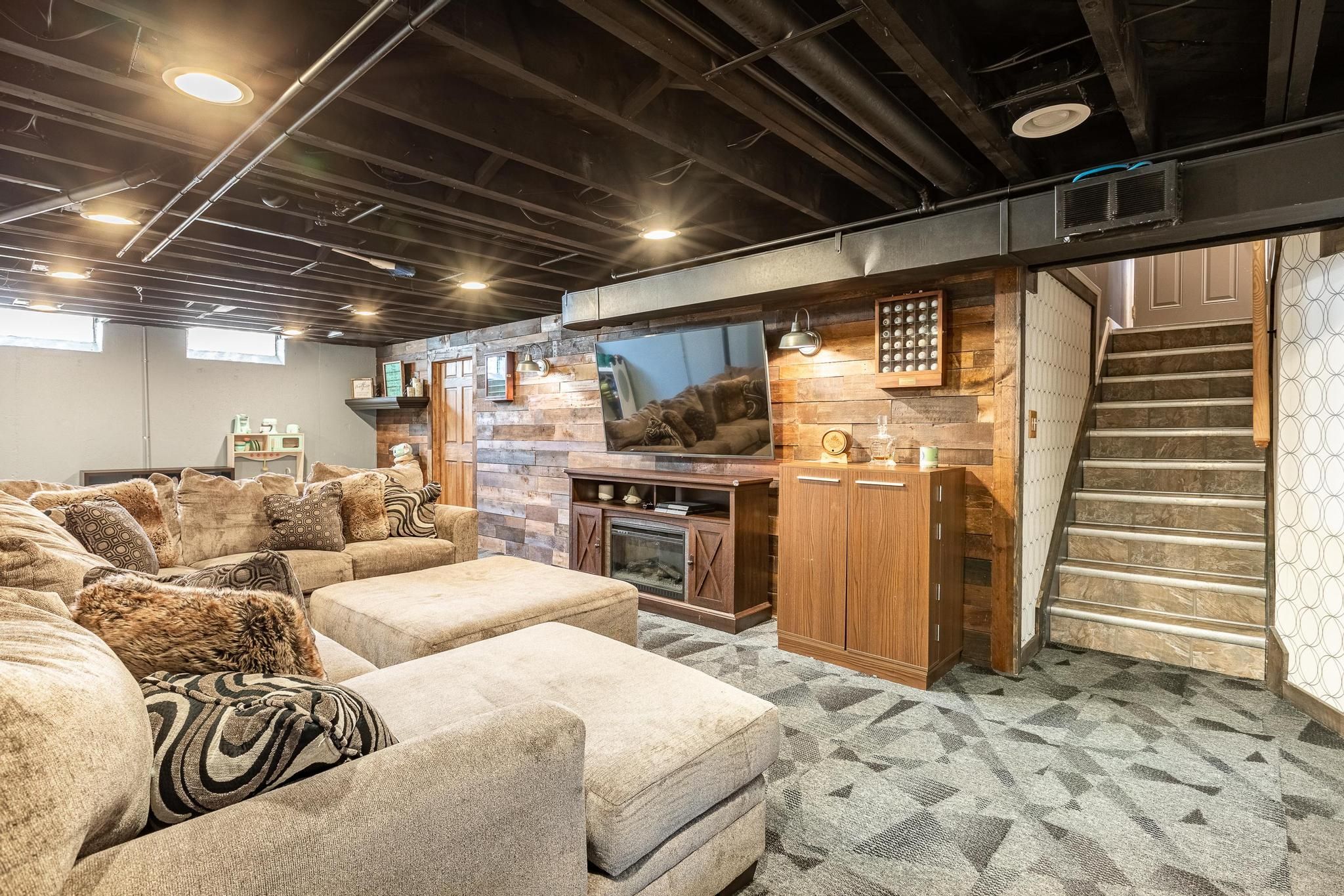 1019 Chippewa Street