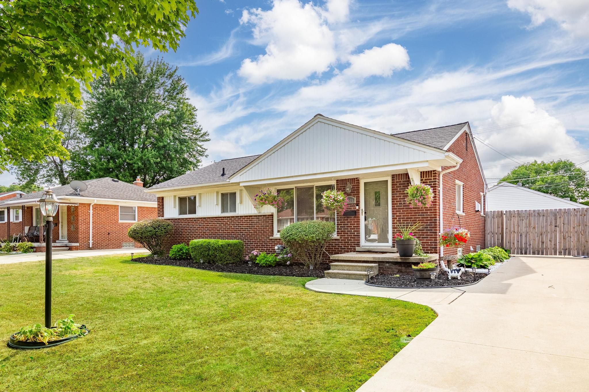 1019 Chippewa Street