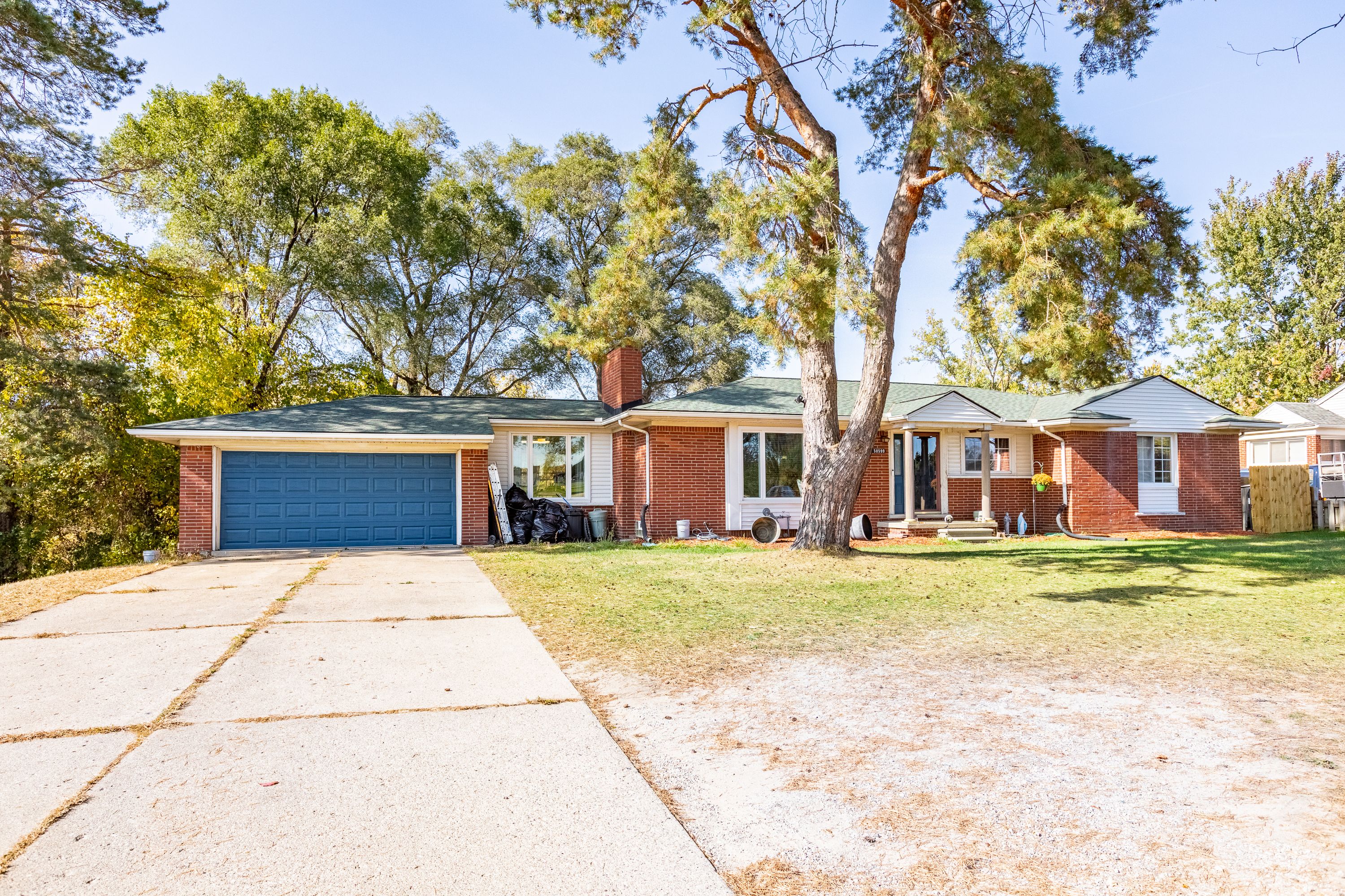 58599 Gratiot Avenue