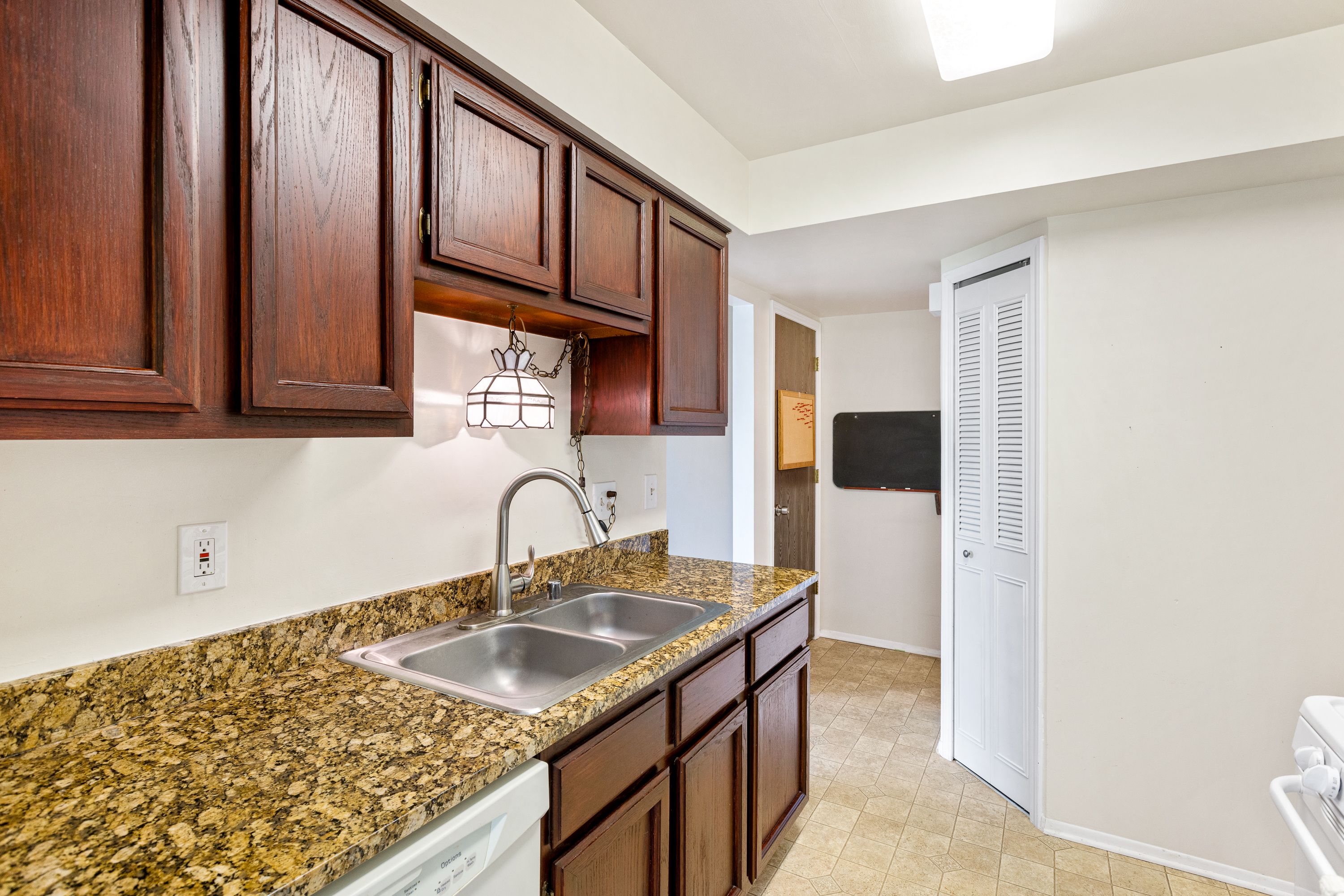 31877 Breezeway