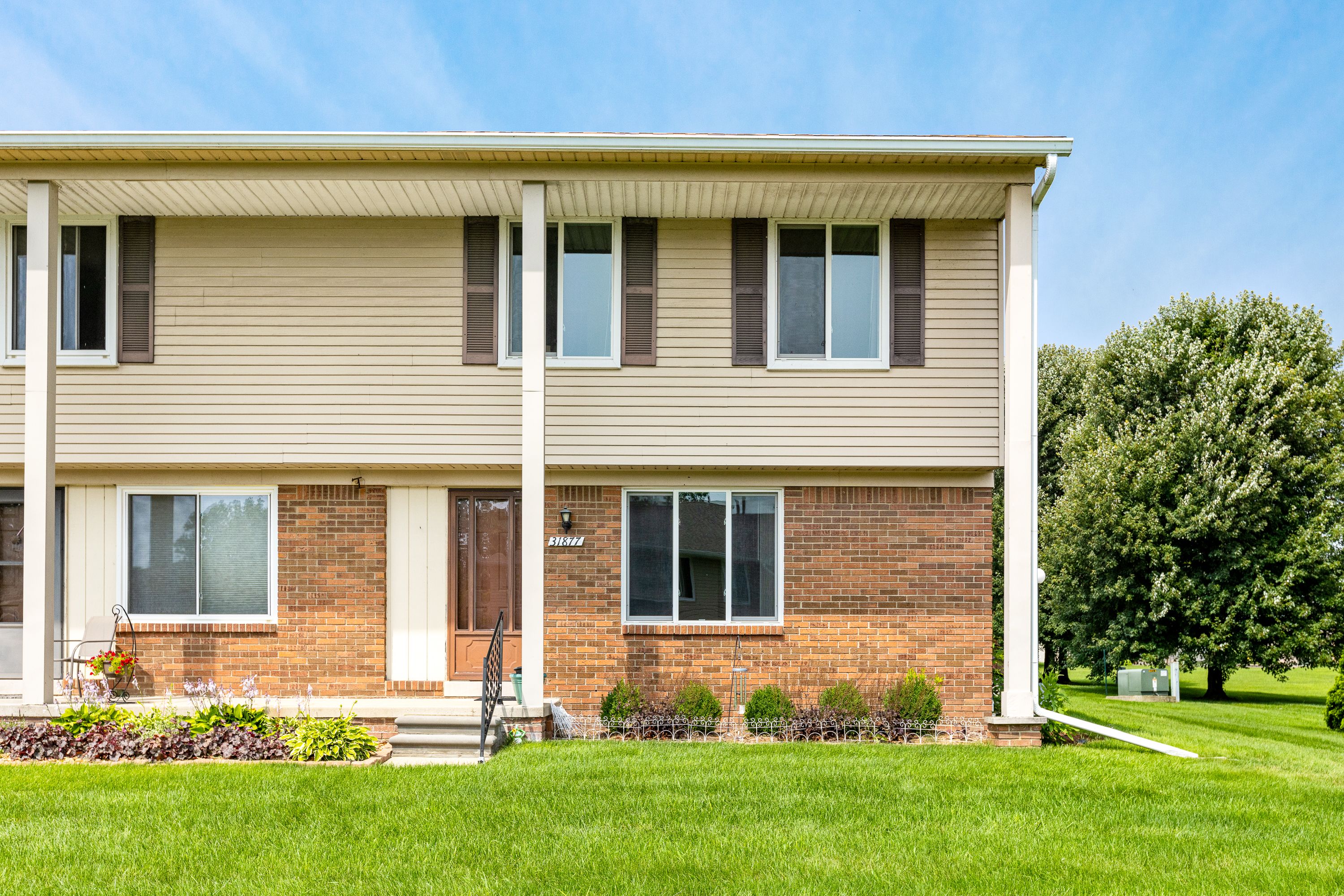 31877 Breezeway