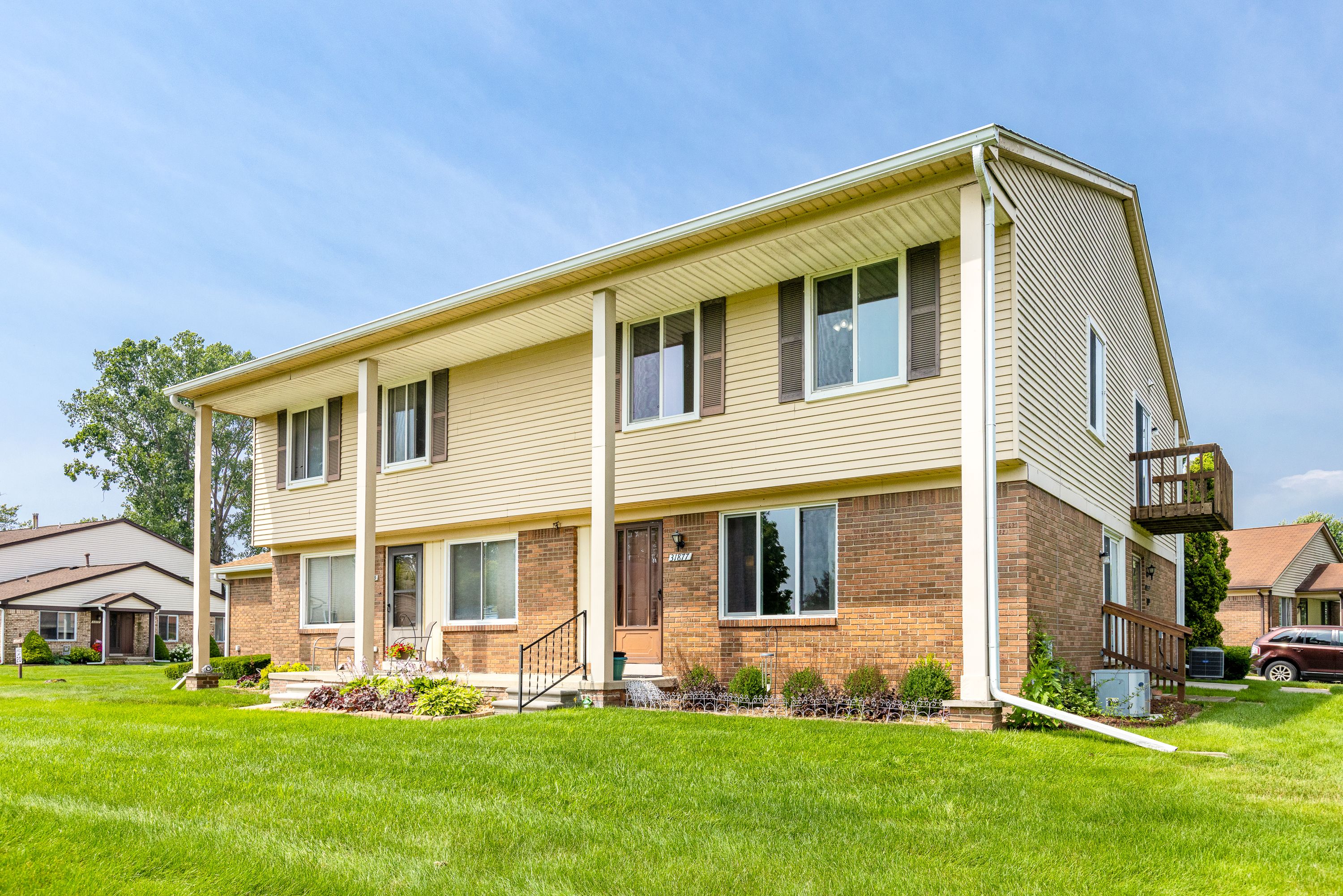 31877 Breezeway