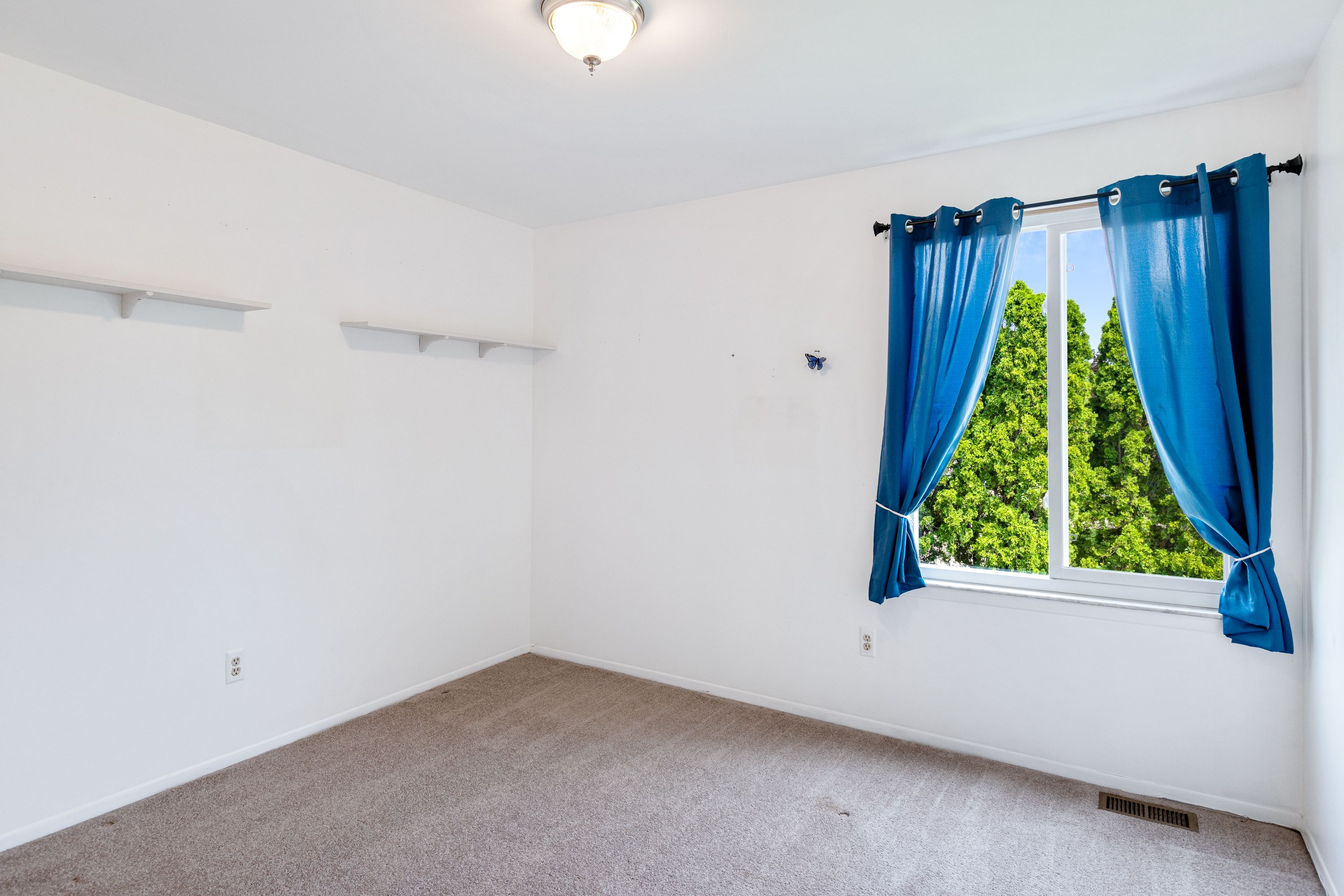 31877 Breezeway