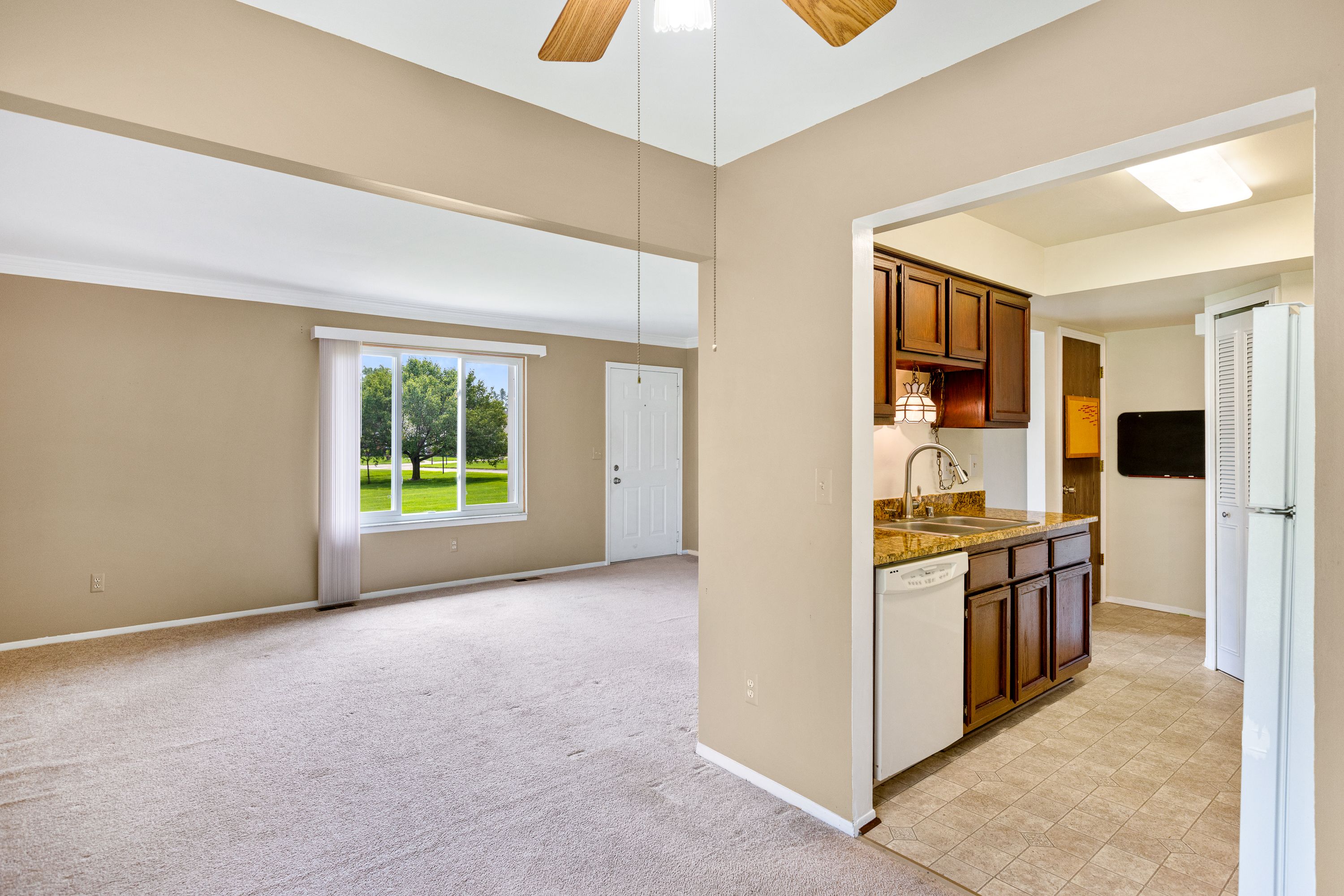 31877 Breezeway