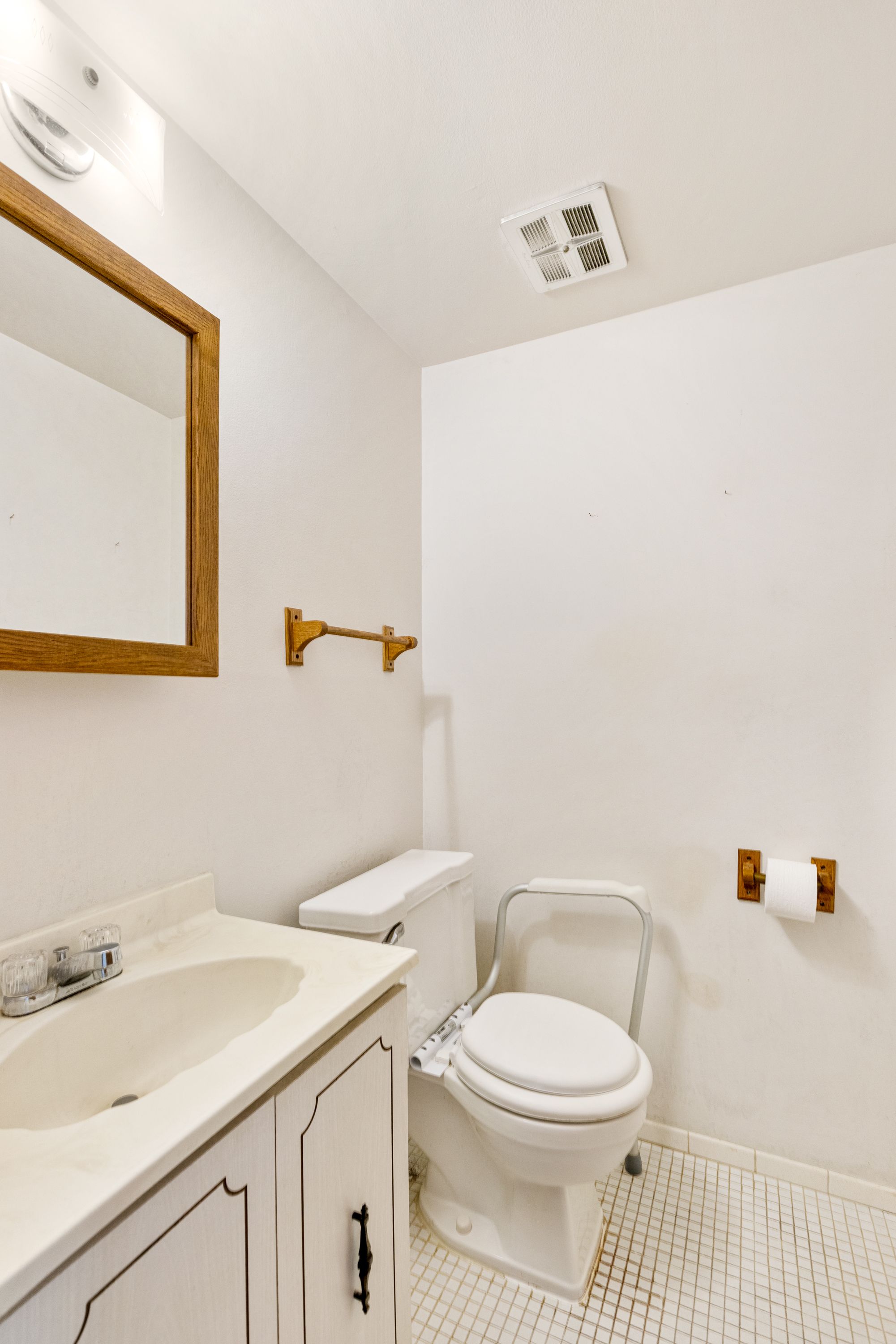 8211 Karam Boulevard Unit: 1