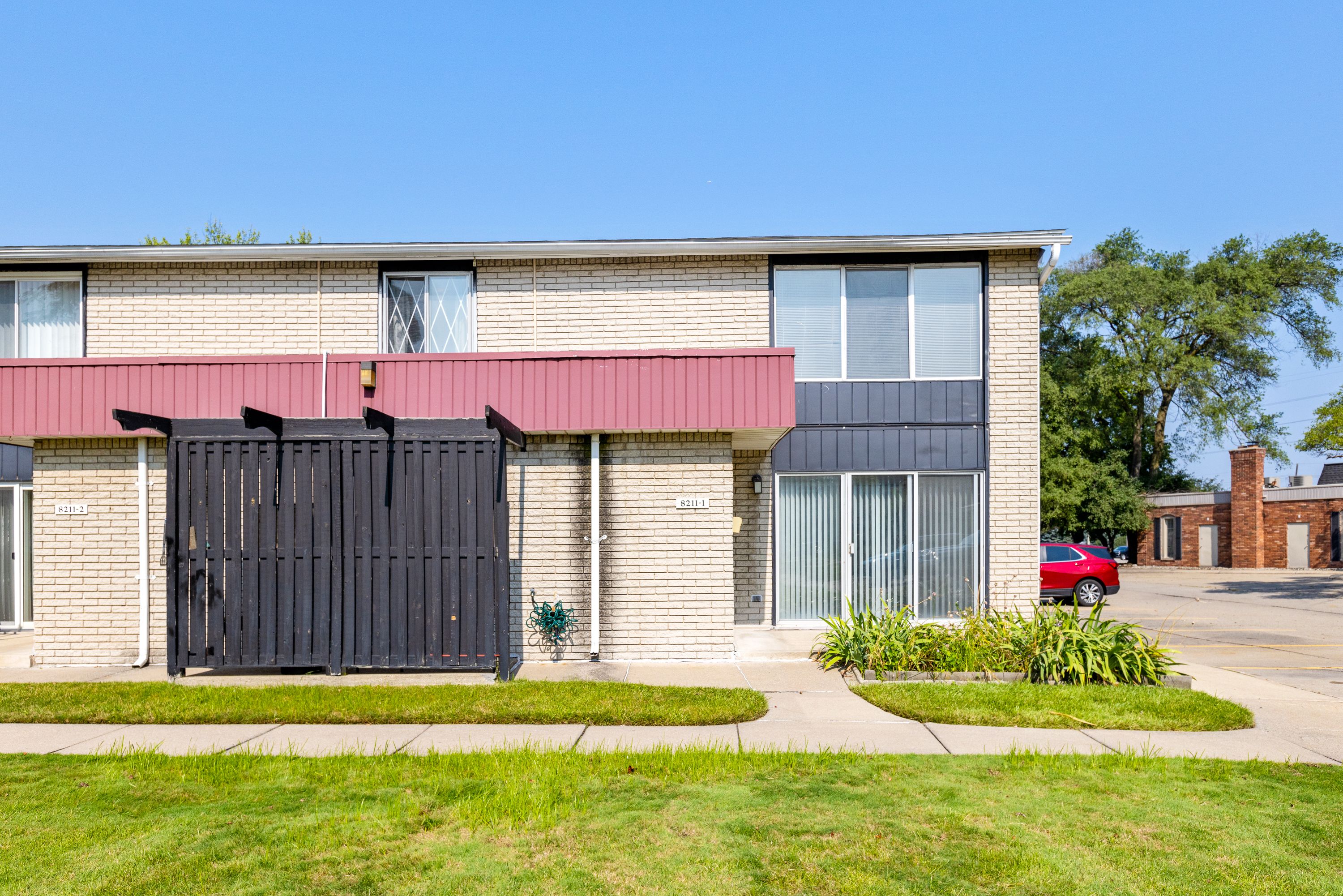8211 Karam Boulevard Unit: 1