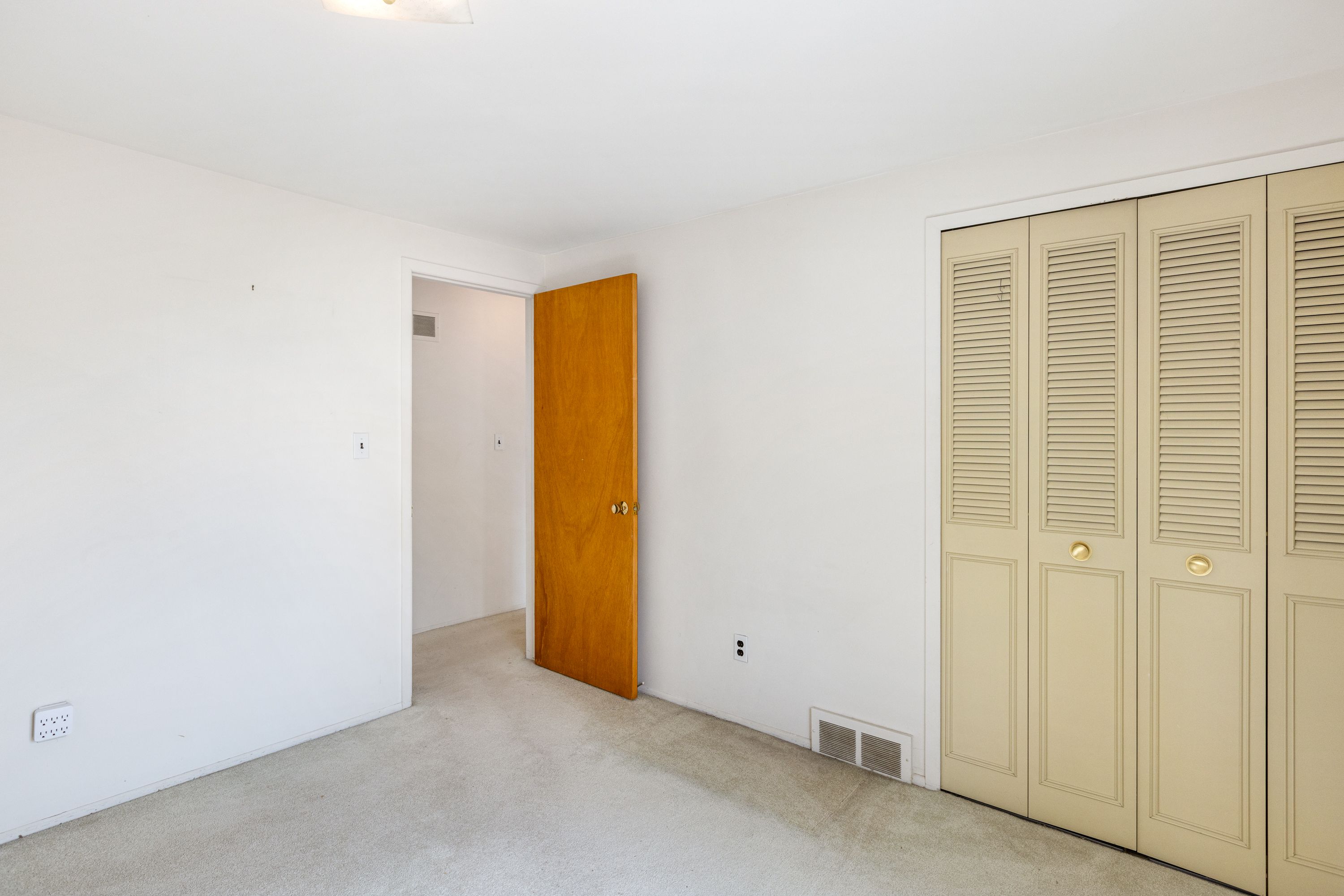 8211 Karam Boulevard Unit: 1