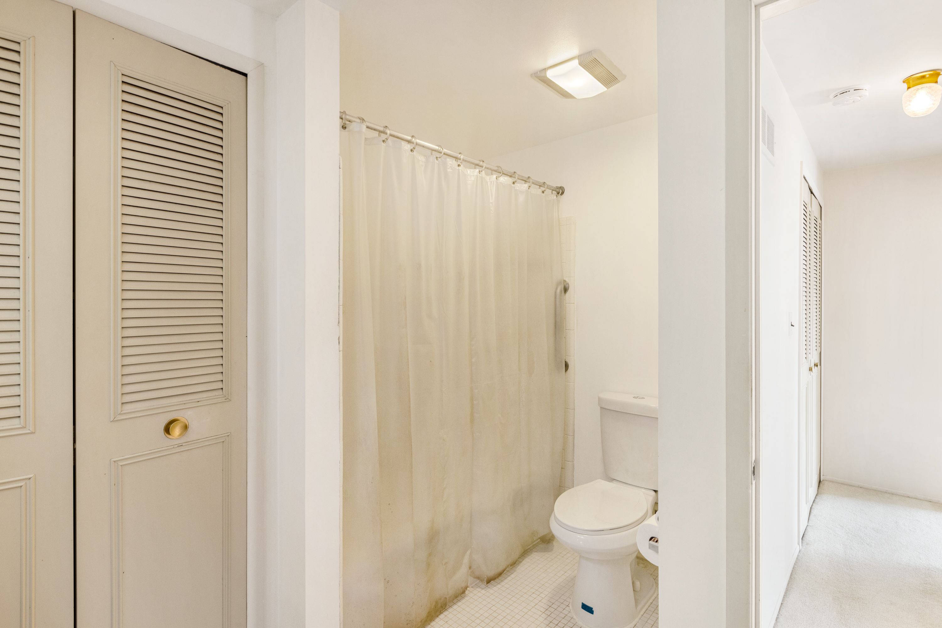 8211 Karam Boulevard Unit: 1