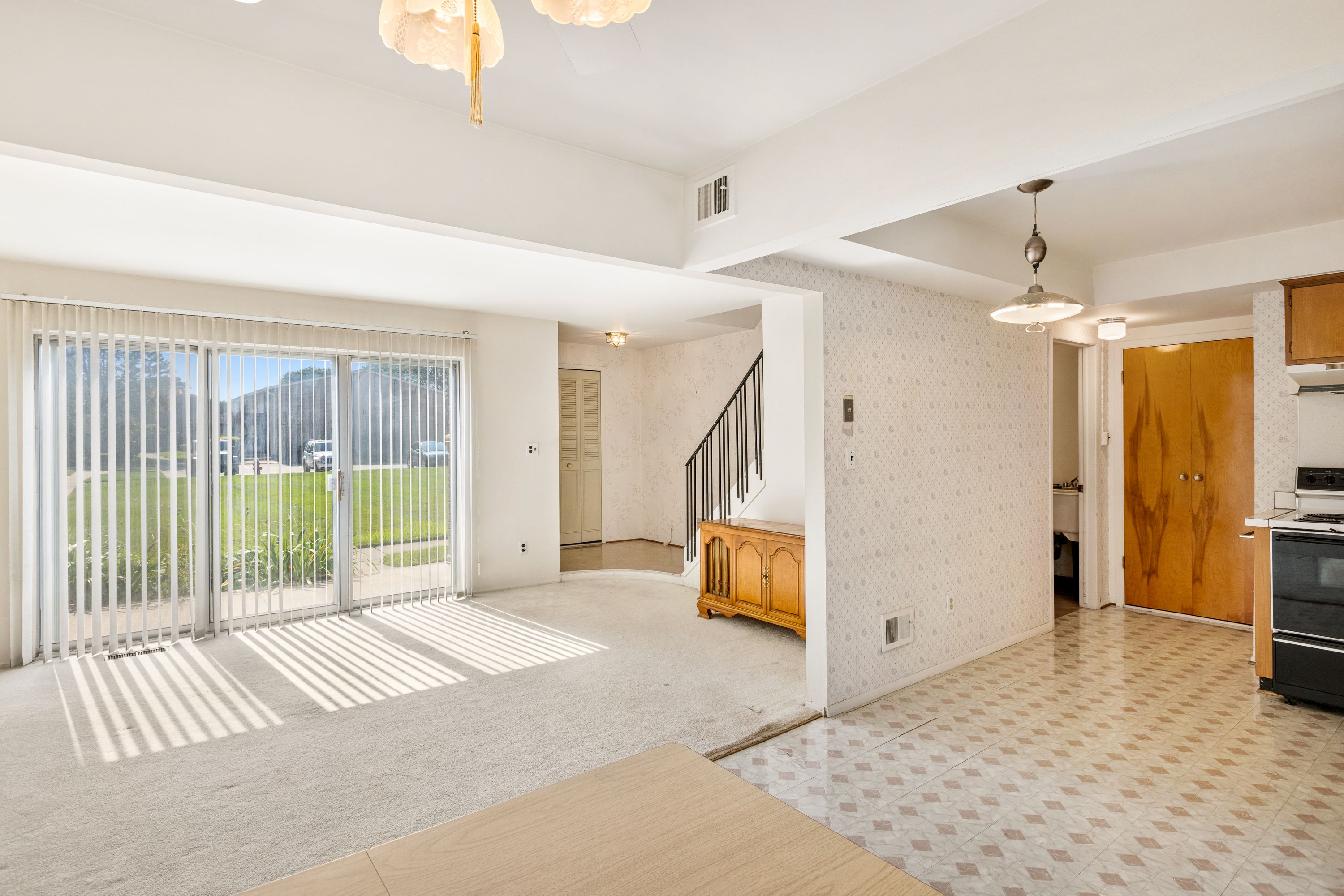 8211 Karam Boulevard Unit: 1