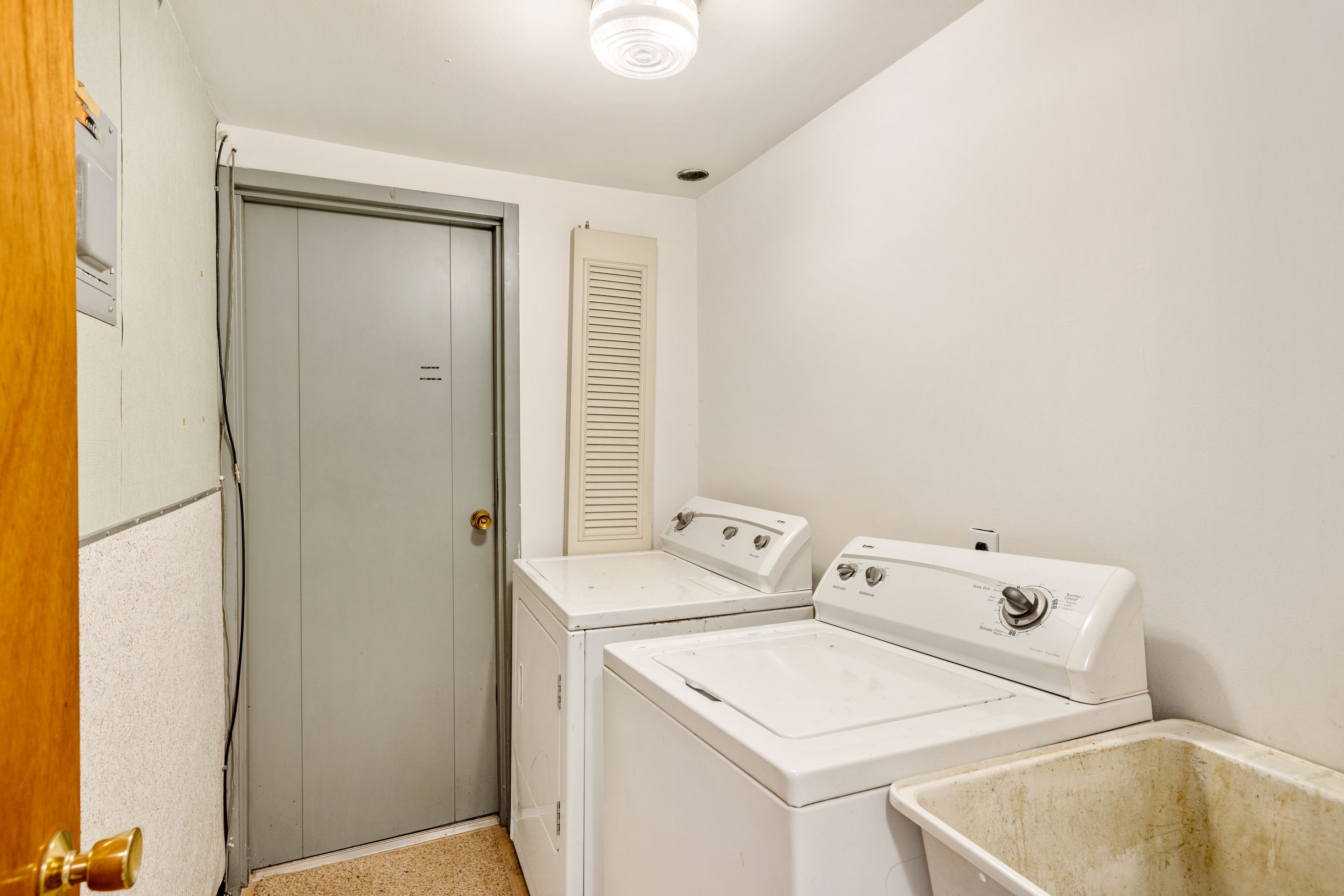 8211 Karam Boulevard Unit: 1