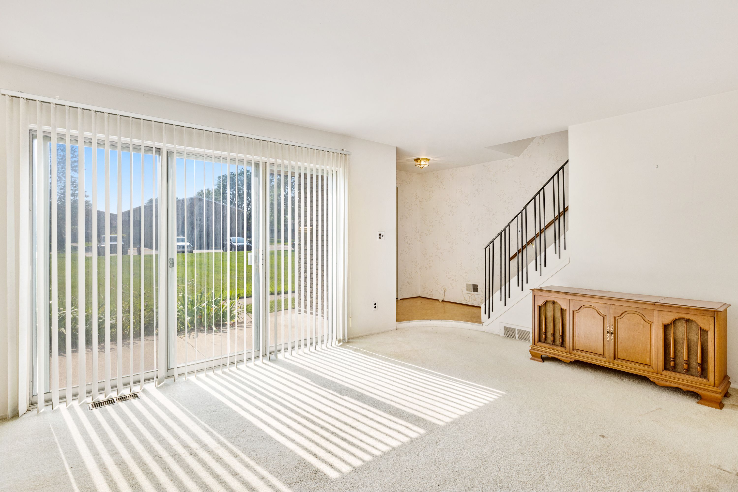 8211 Karam Boulevard Unit: 1