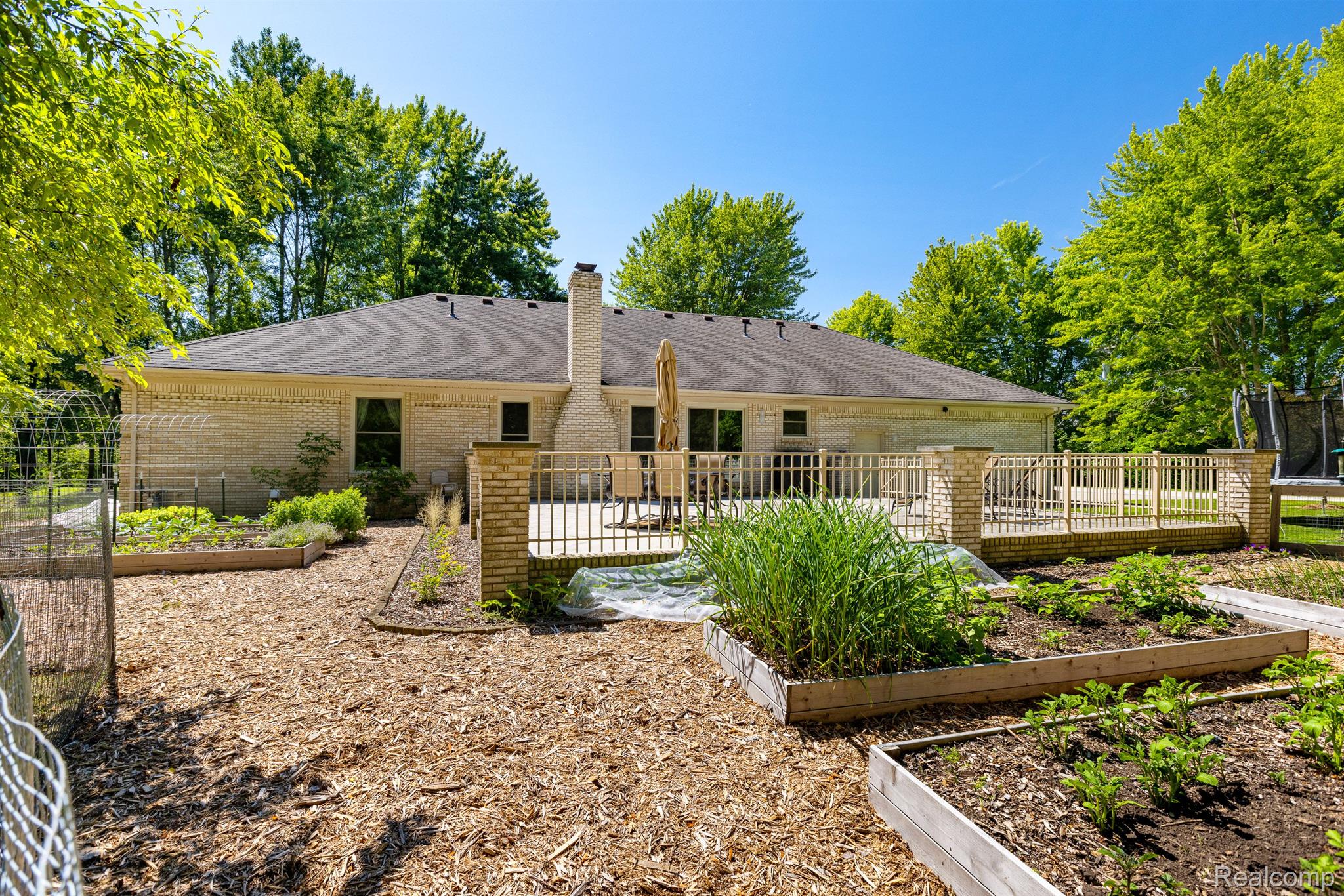 6631 Meldrum Road